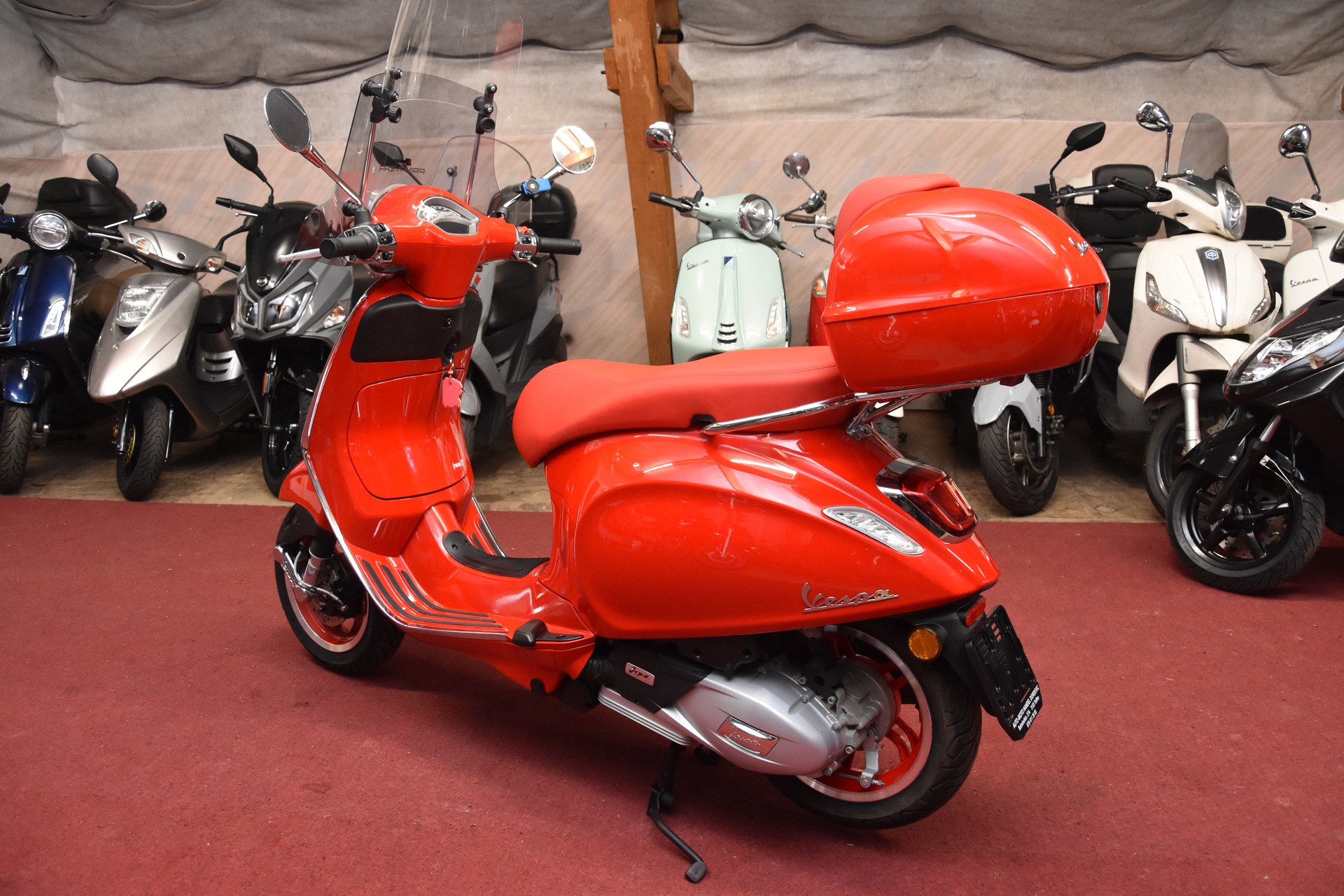 PIAGGIO Vespa 125 Primavera Red-image-2