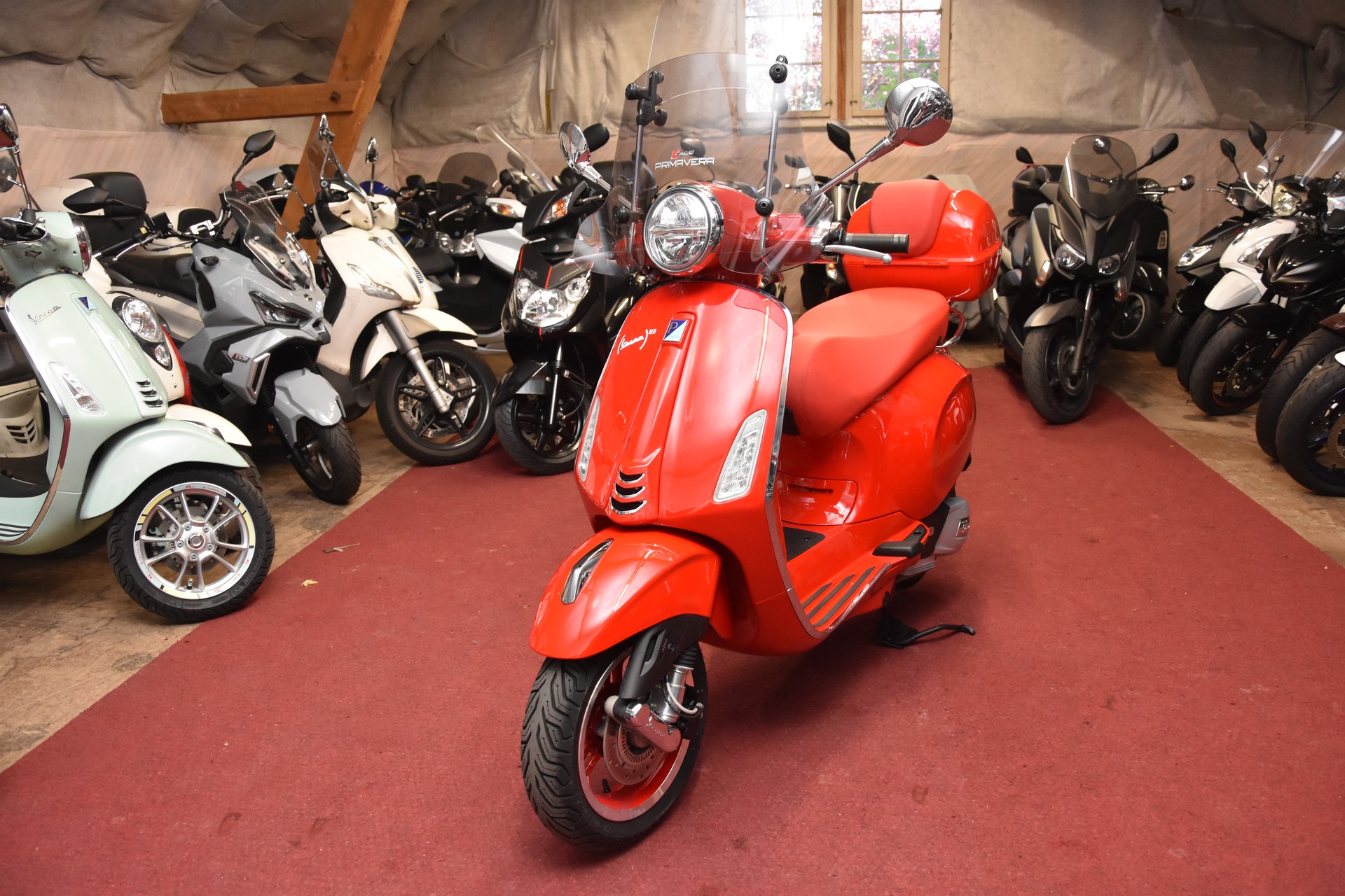 PIAGGIO Vespa 125 Primavera Red-image-0