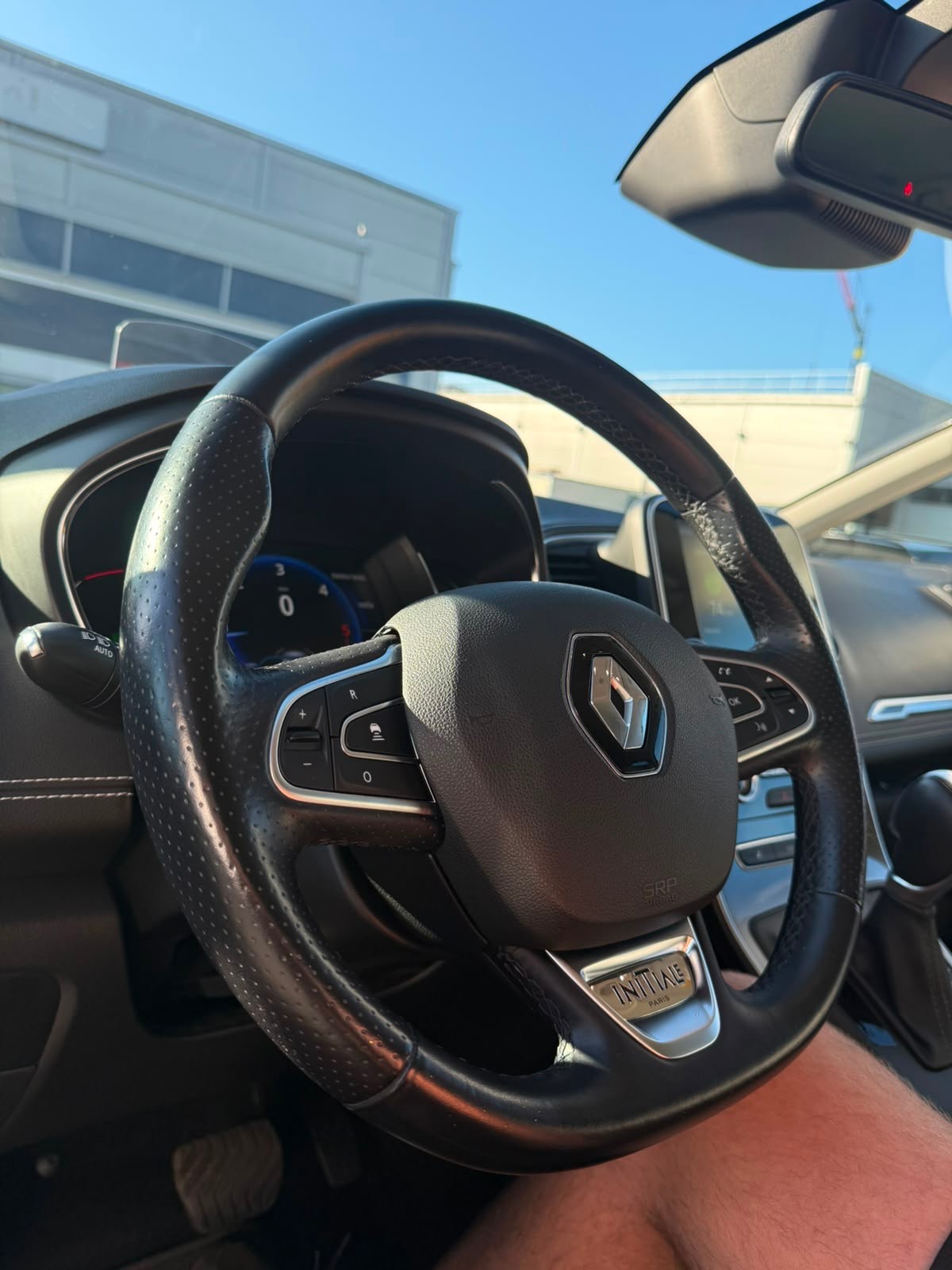 RENAULT Scénic 1.6 dCi Initiale Paris EDC-image-22