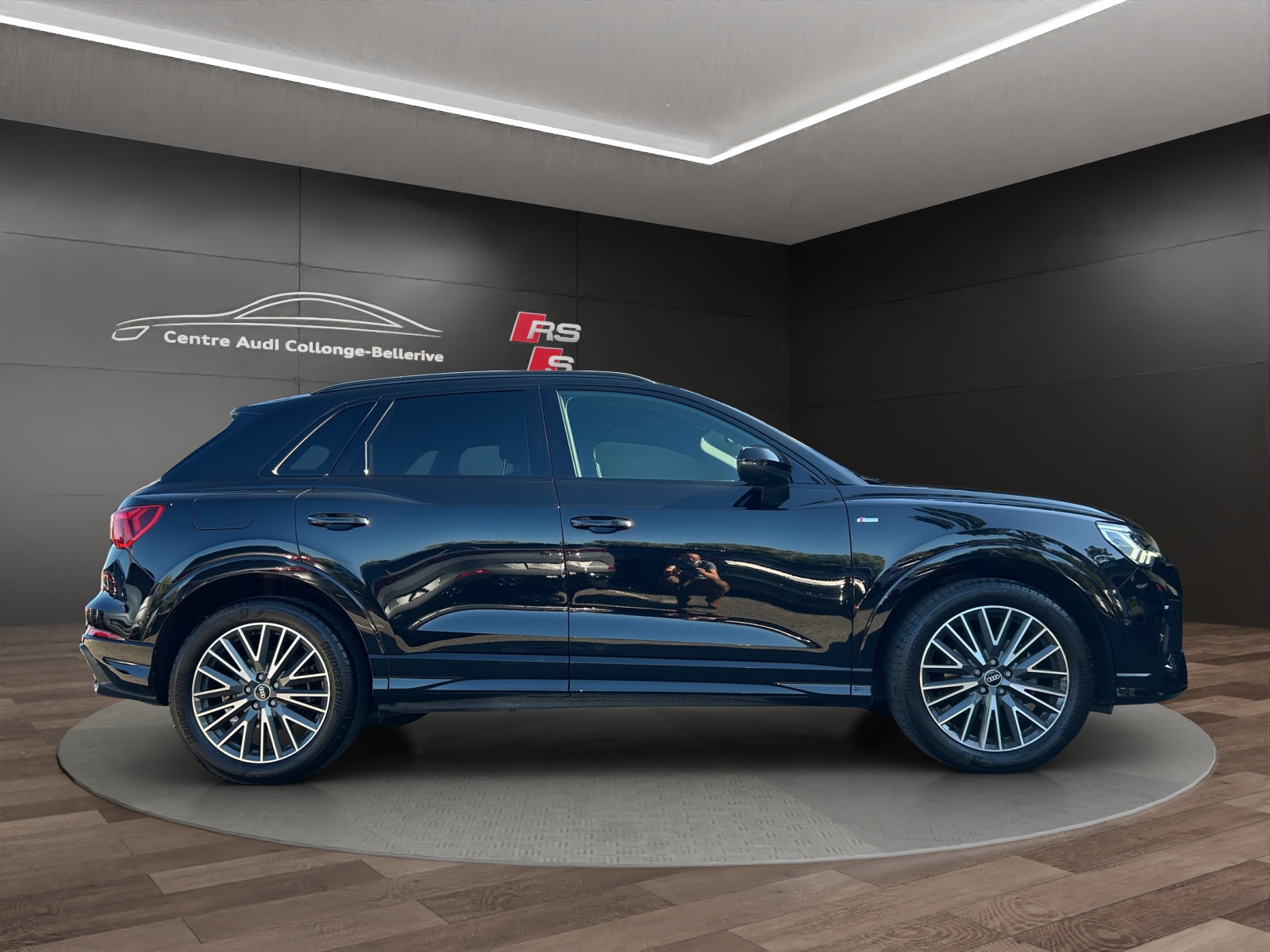 AUDI Q3 35 TFSI S line Attraction S-tronic-image-6
