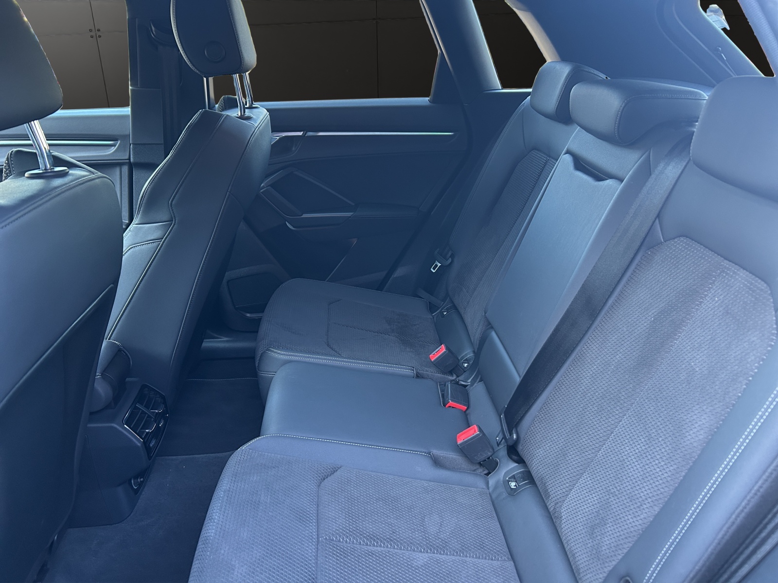 AUDI Q3 35 TFSI S line Attraction S-tronic-image-11