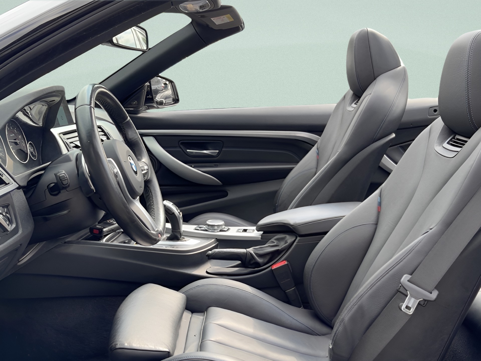 BMW 440i Cabriolet xDrive M Sport Steptronic-image-9