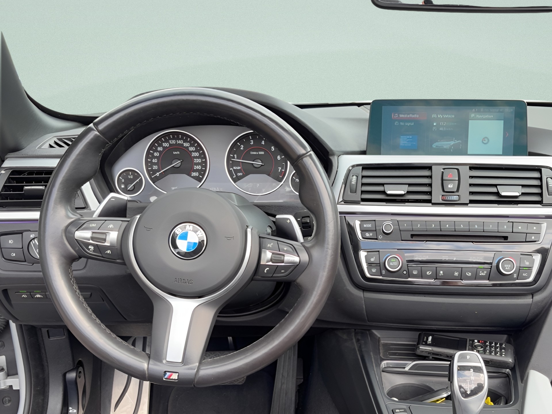 BMW 440i Cabriolet xDrive M Sport Steptronic-image-10