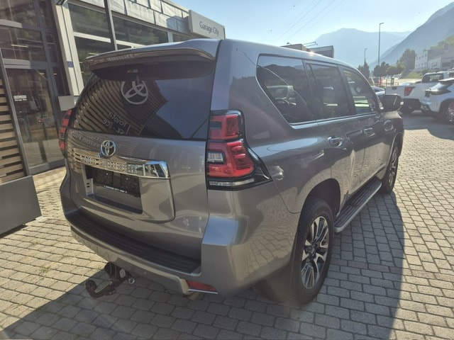 TOYOTA Land Cruiser 2.8TD Style Automat-showroom-element-2