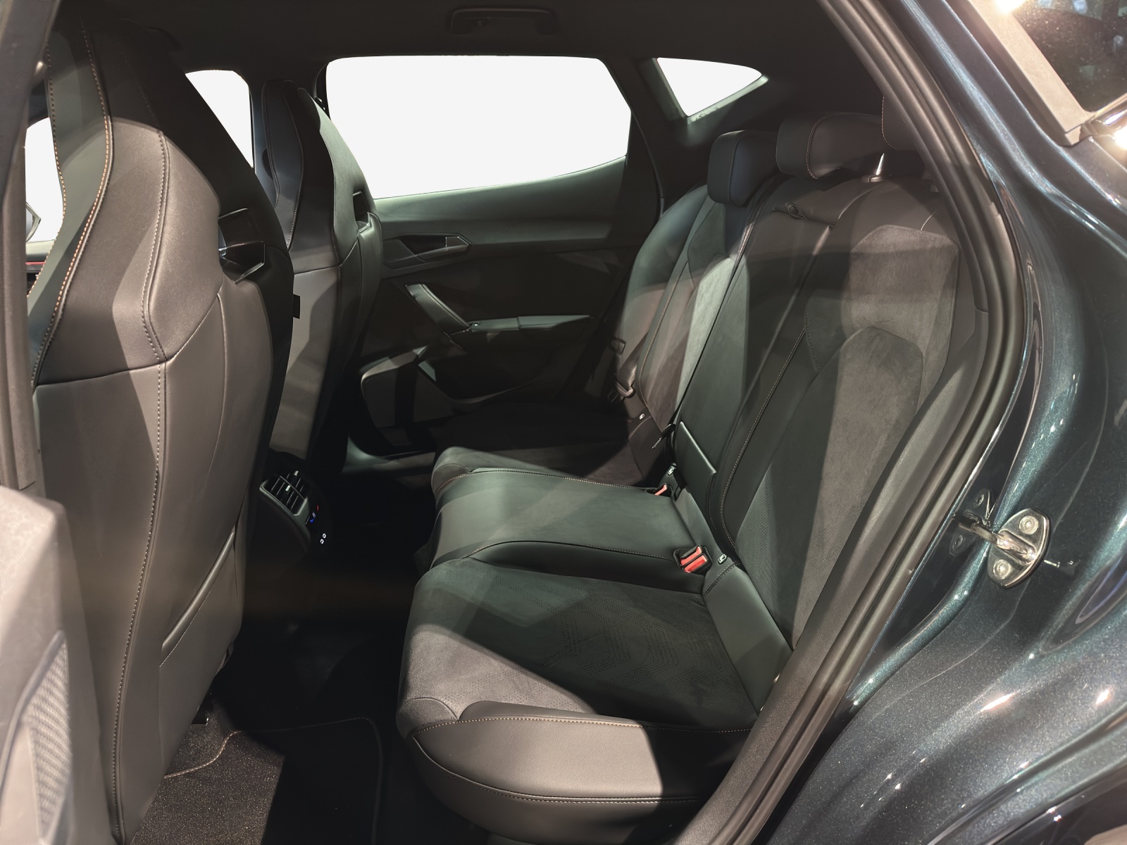 CUPRA Formentor 1.5 e-HYBRID pHEV VZ DSG-image-11
