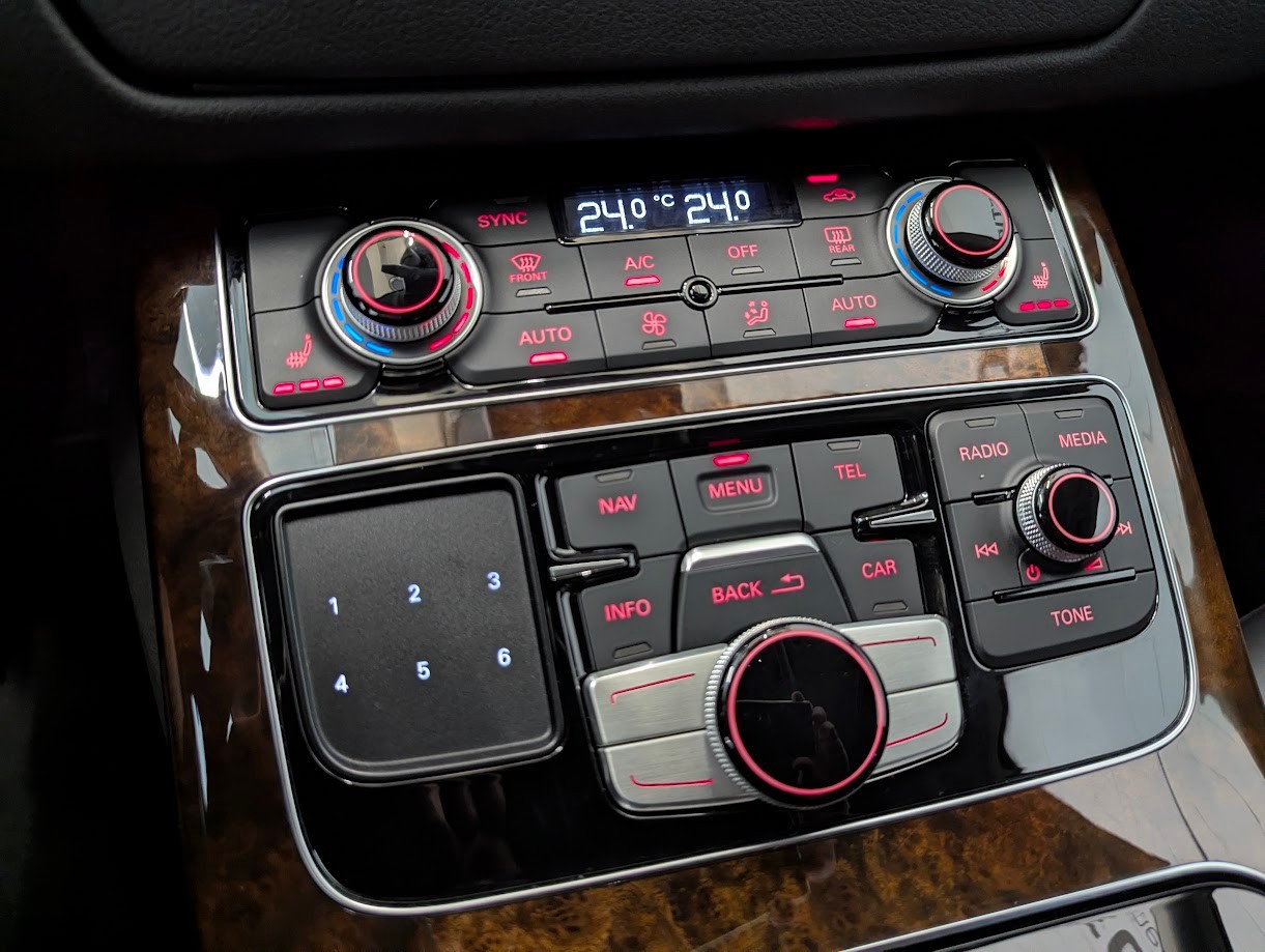 AUDI A8 3.0 V6 TDI quattro T-Tronic*CH-AUTO 12MT GAR FACELIFT MATRIX SOFTCLOSE LUFT 360CAM LEDER NAVI UVM-image-22