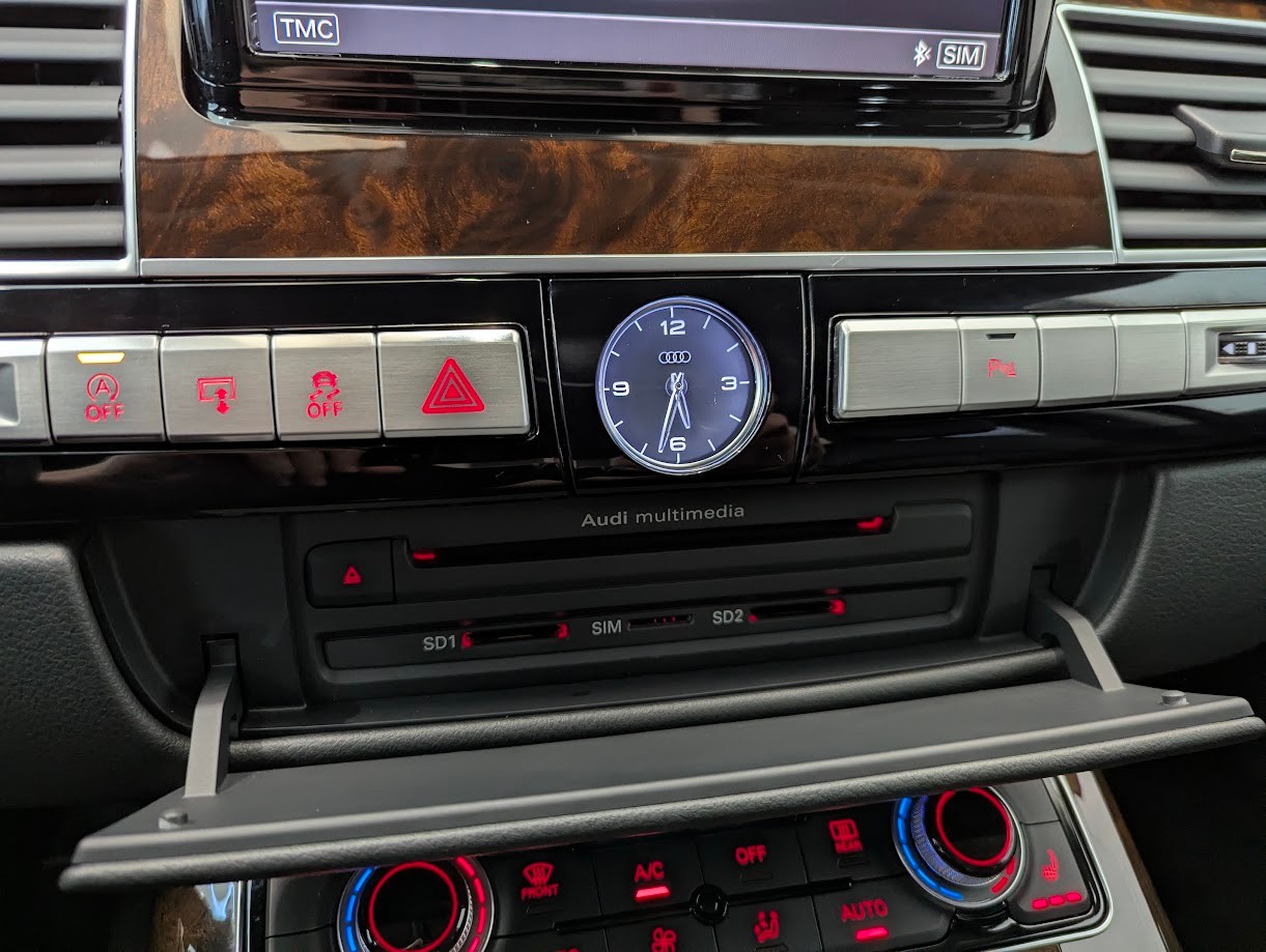 AUDI A8 3.0 V6 TDI quattro T-Tronic*CH-AUTO 12MT GAR FACELIFT MATRIX SOFTCLOSE LUFT 360CAM LEDER NAVI UVM-image-21