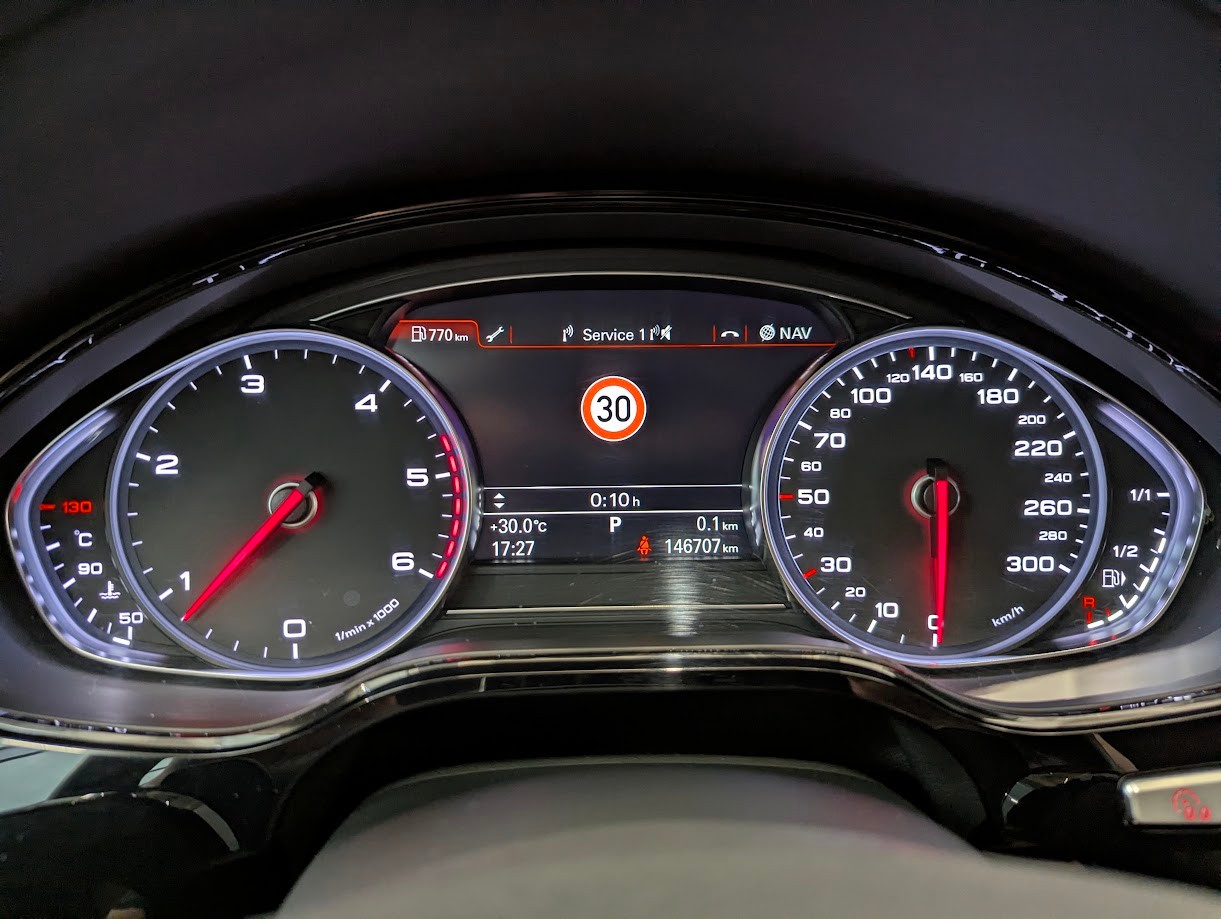AUDI A8 3.0 V6 TDI quattro T-Tronic*CH-AUTO 12MT GAR FACELIFT MATRIX SOFTCLOSE LUFT 360CAM LEDER NAVI UVM-image-7