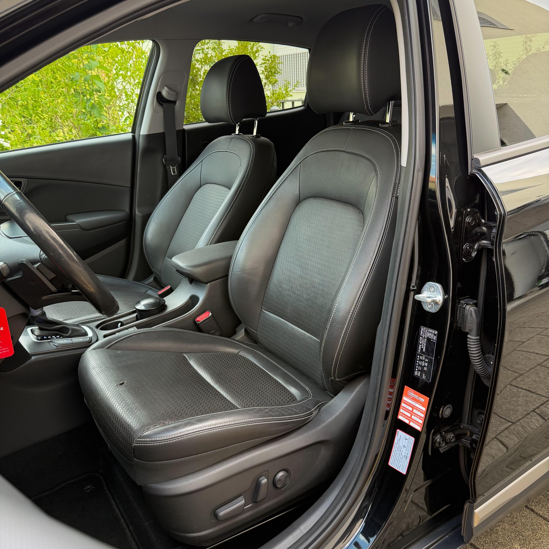 HYUNDAI Kona 1.6 GDi Hybrid Vertex-image-12