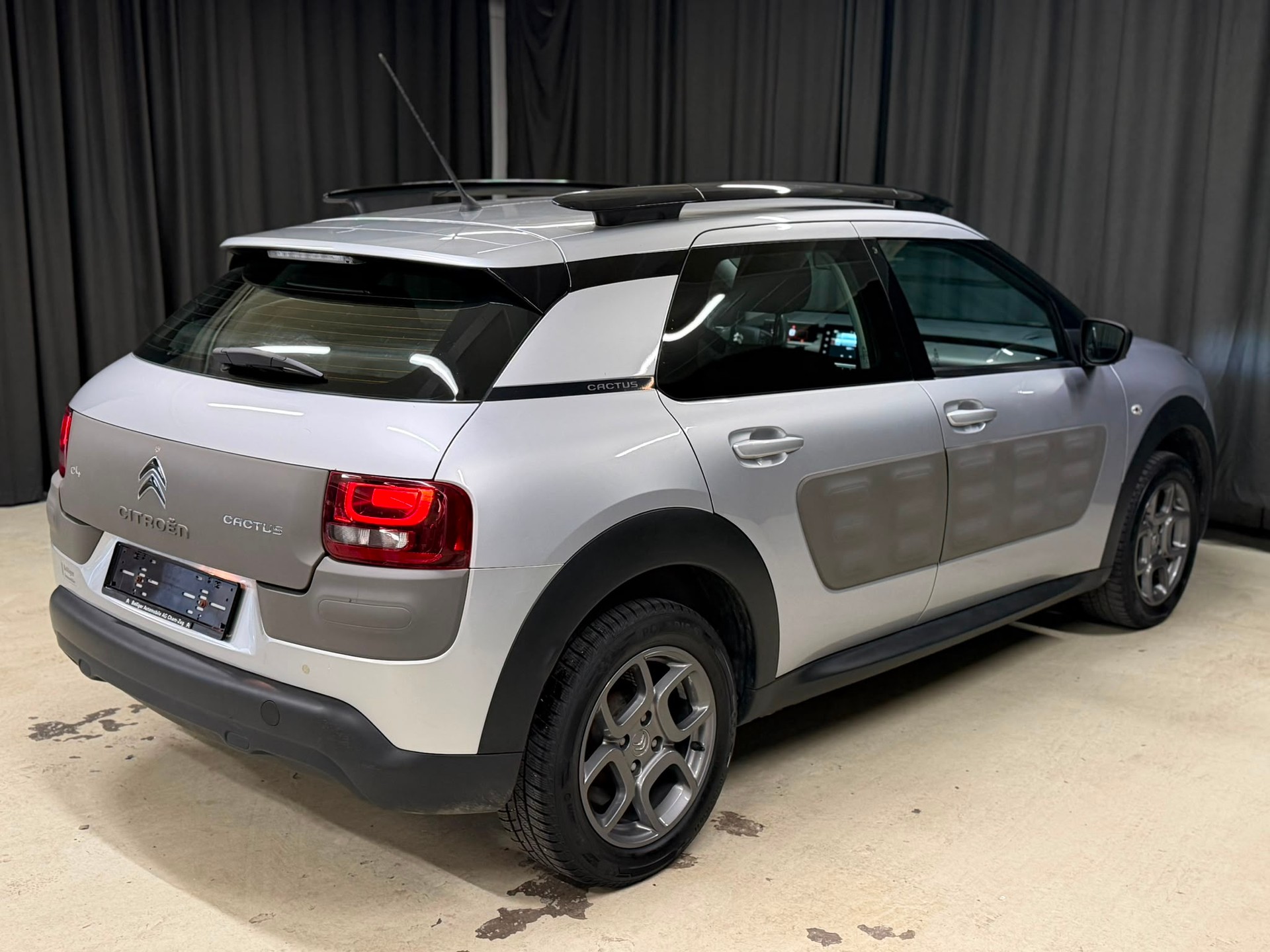 CITROEN C4 Cactus 1.2 VTi Shine Edition-image-3