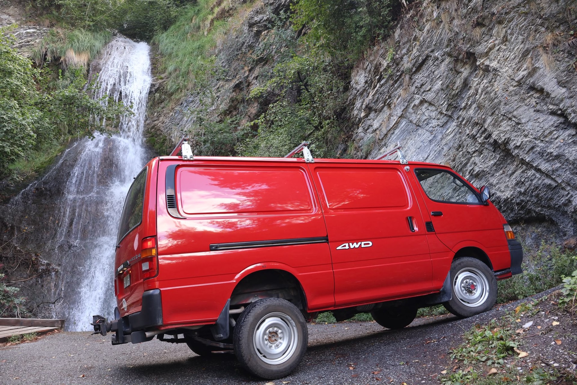 TOYOTA Hiace 2.4 EFI 4x4-showroom-element-3