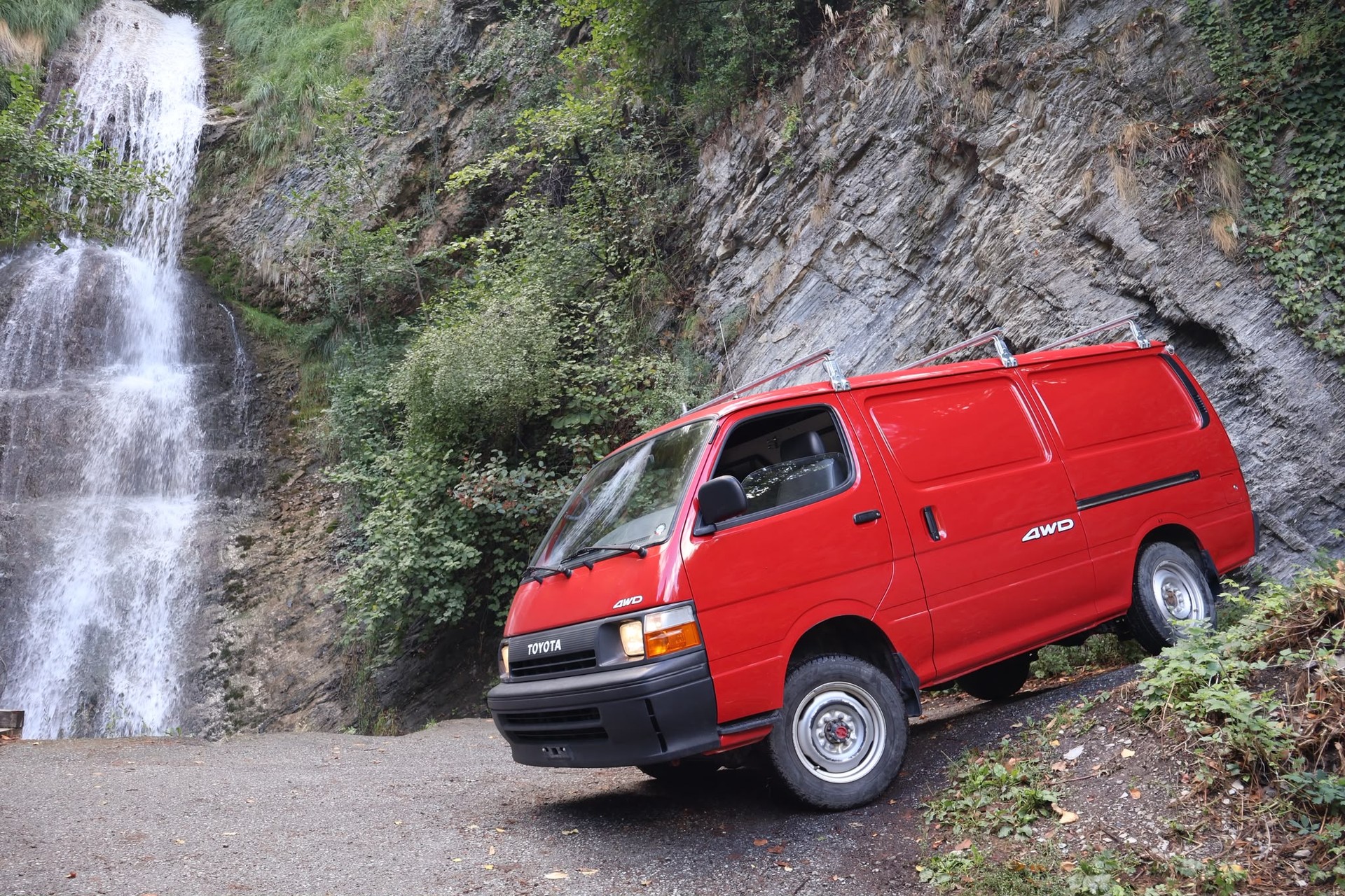 TOYOTA Hiace 2.4 EFI 4x4