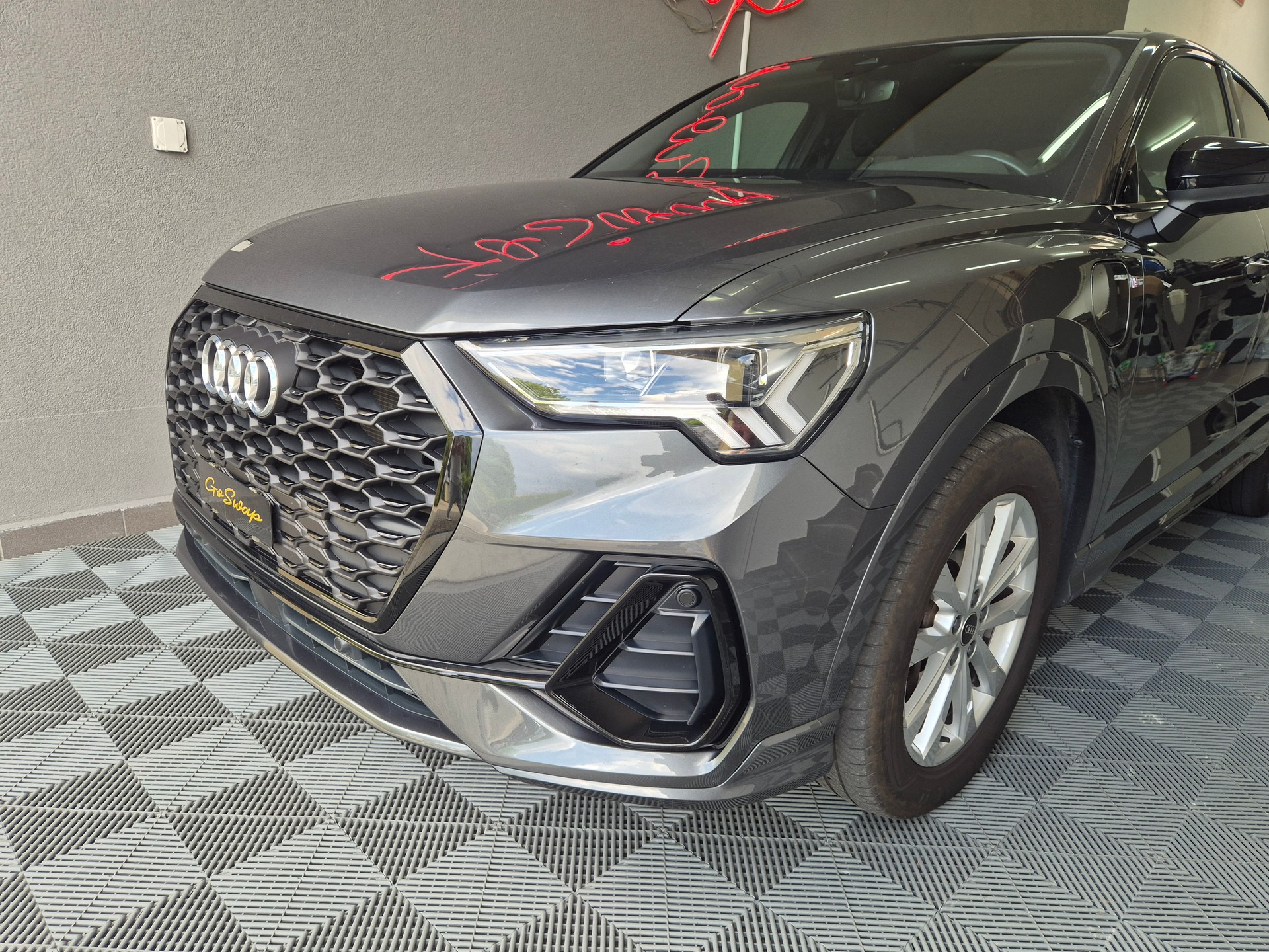 AUDI Q3 Sportback 45 TFSI e S line S-tronic-showroom-element-2