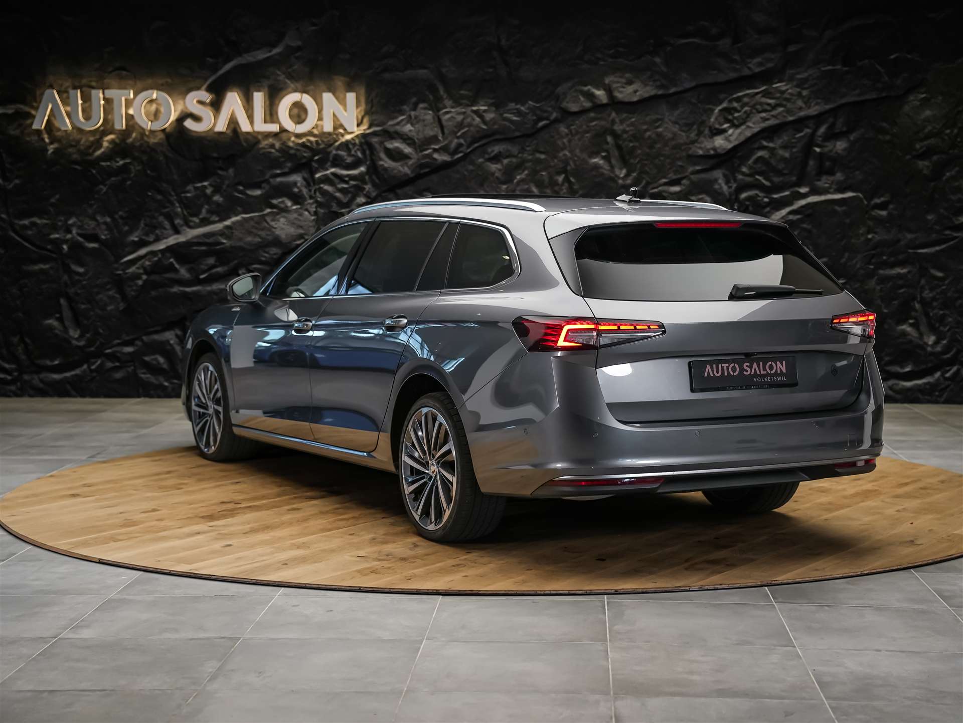 SKODA Superb Combi 2.0 TDi L&K 4x4 DSG *Panorama*Massage*Sitzbelüftung*AHK*-showroom-element-2