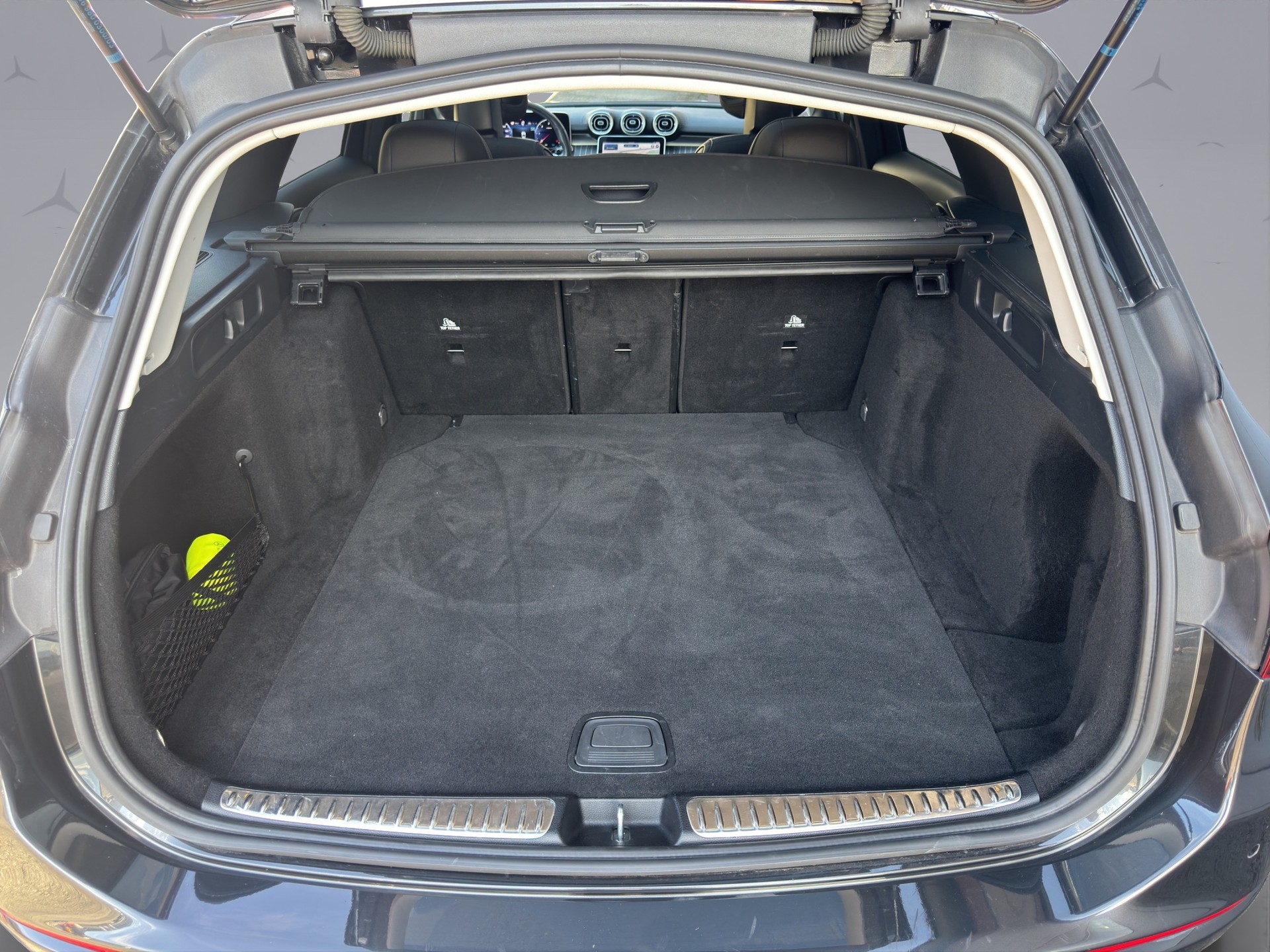 MERCEDES-BENZ C 220 d Avantgarde Kombi-image-17