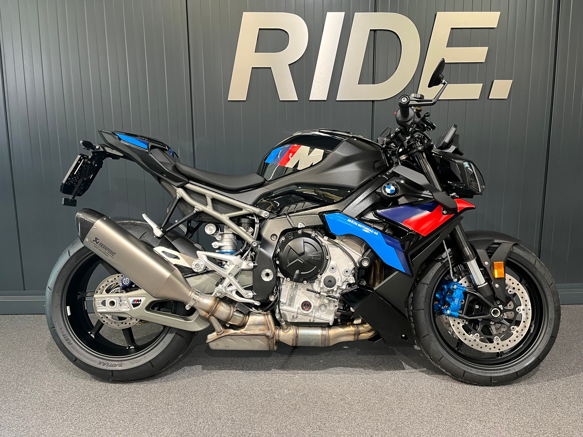 BMW M 1000 R-image-0