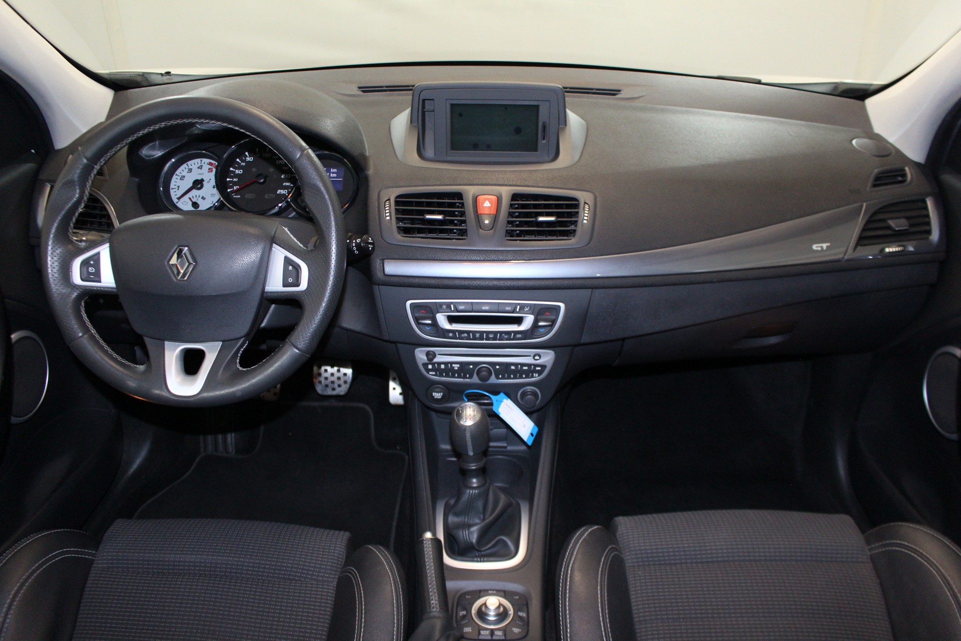 RENAULT Mégane Grandtour 2.0 dCi 160 GT-image-12