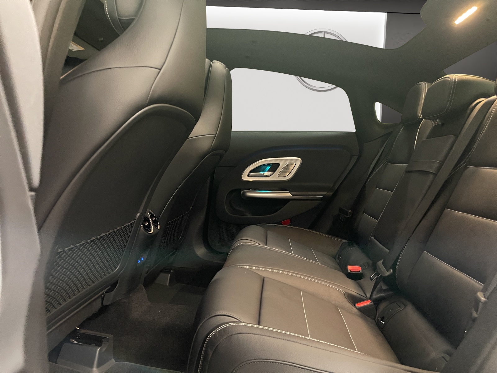 MERCEDES-BENZ CLA 220 8G-DCT 4Matic-image-10