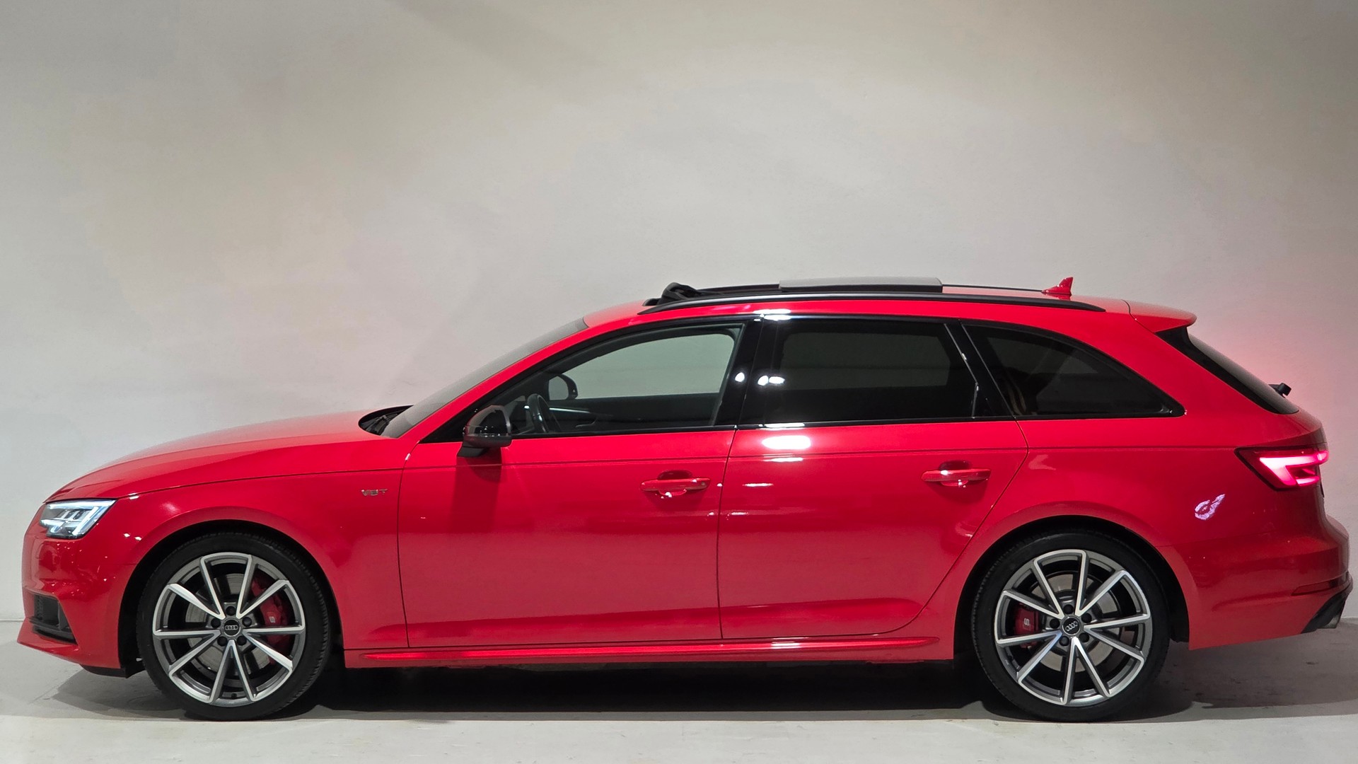 AUDI S4 Avant 3.0 TFSI quattro tiptronic-showroom-element-1