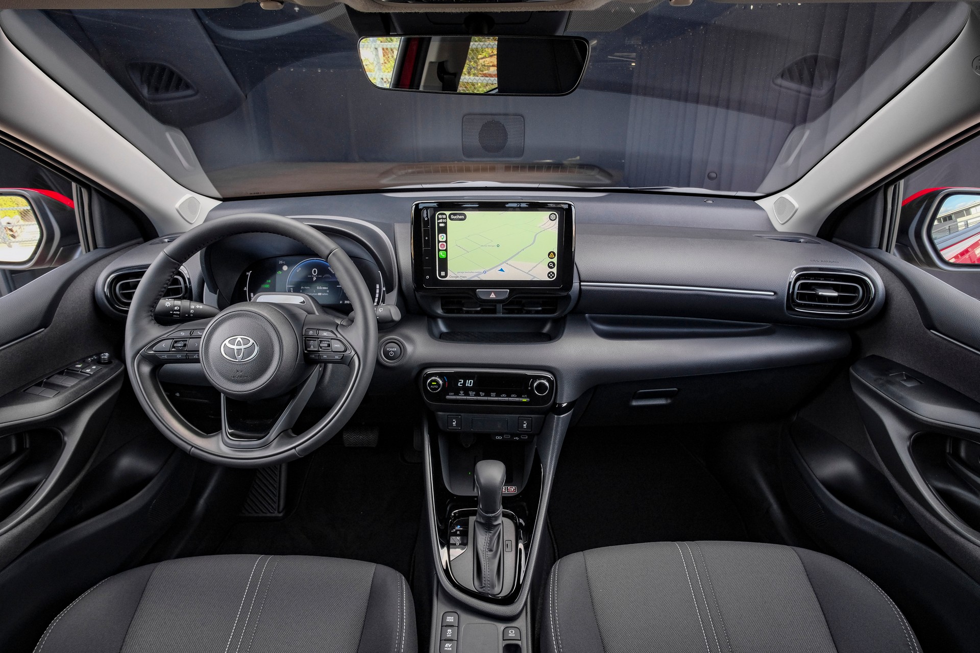 TOYOTA Yaris 1.5 e-CVT-image-14