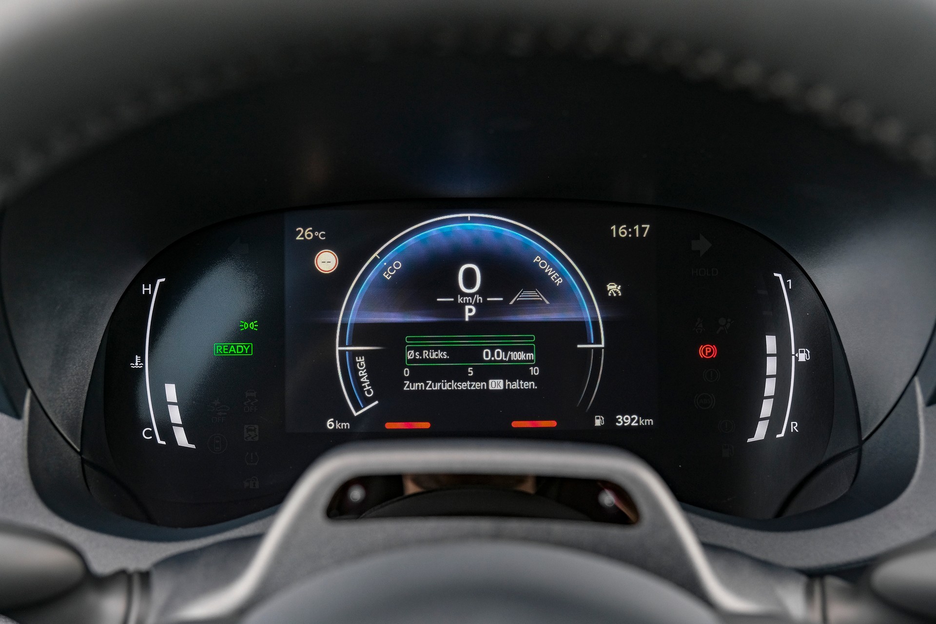 TOYOTA Yaris 1.5 e-CVT-image-15