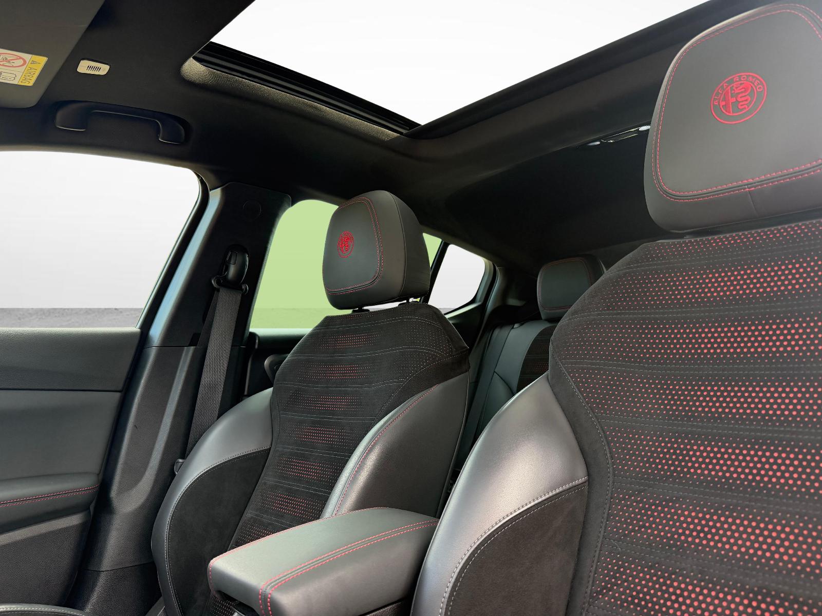 ALFA ROMEO Tonale 1.3 Plug-in Hybrid Veloce Q4-showroom-element-2