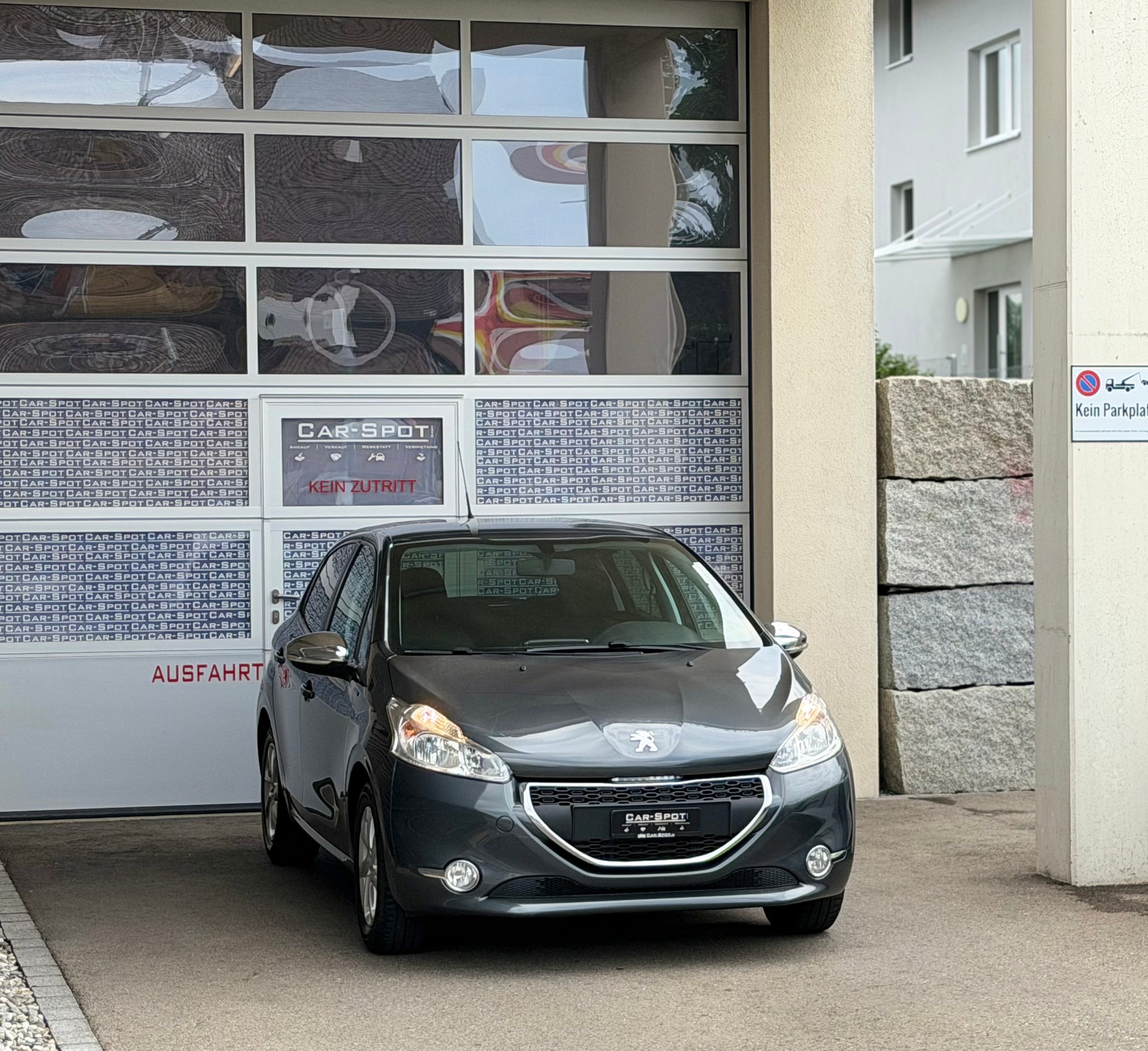 PEUGEOT 208 1.2 VTI Style-showroom-element-2