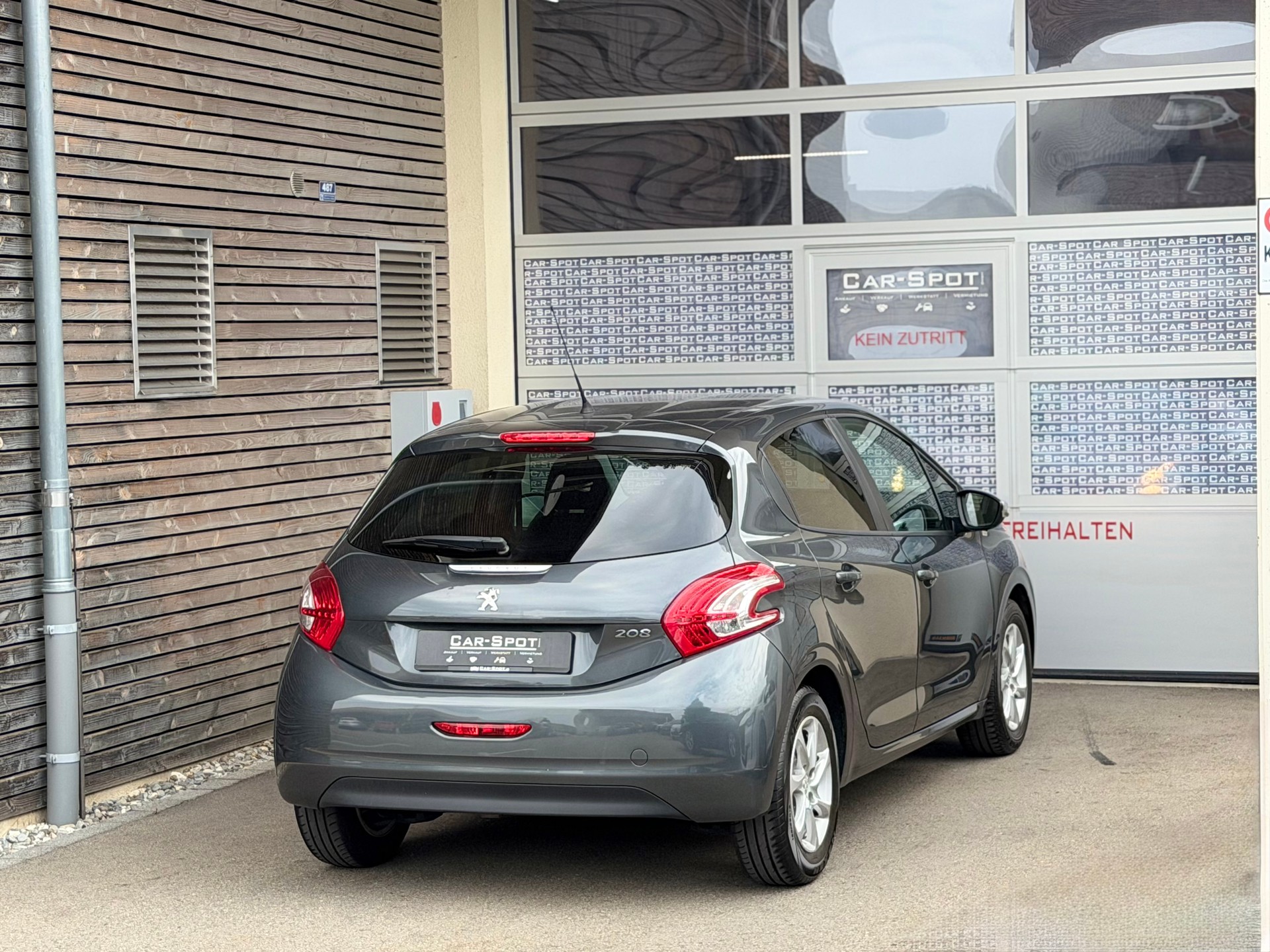 PEUGEOT 208 1.2 VTI Style-showroom-element-3