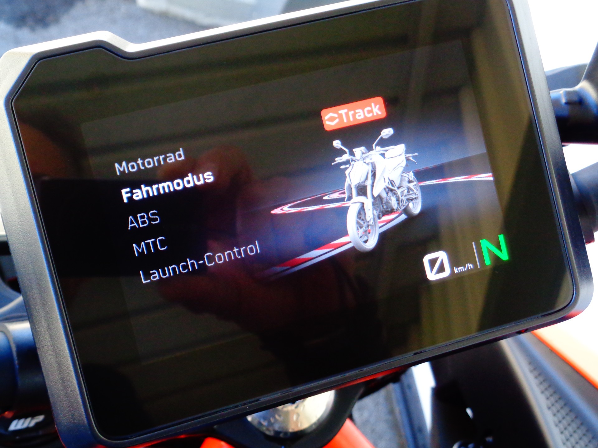 KTM 390 Duke-image-9