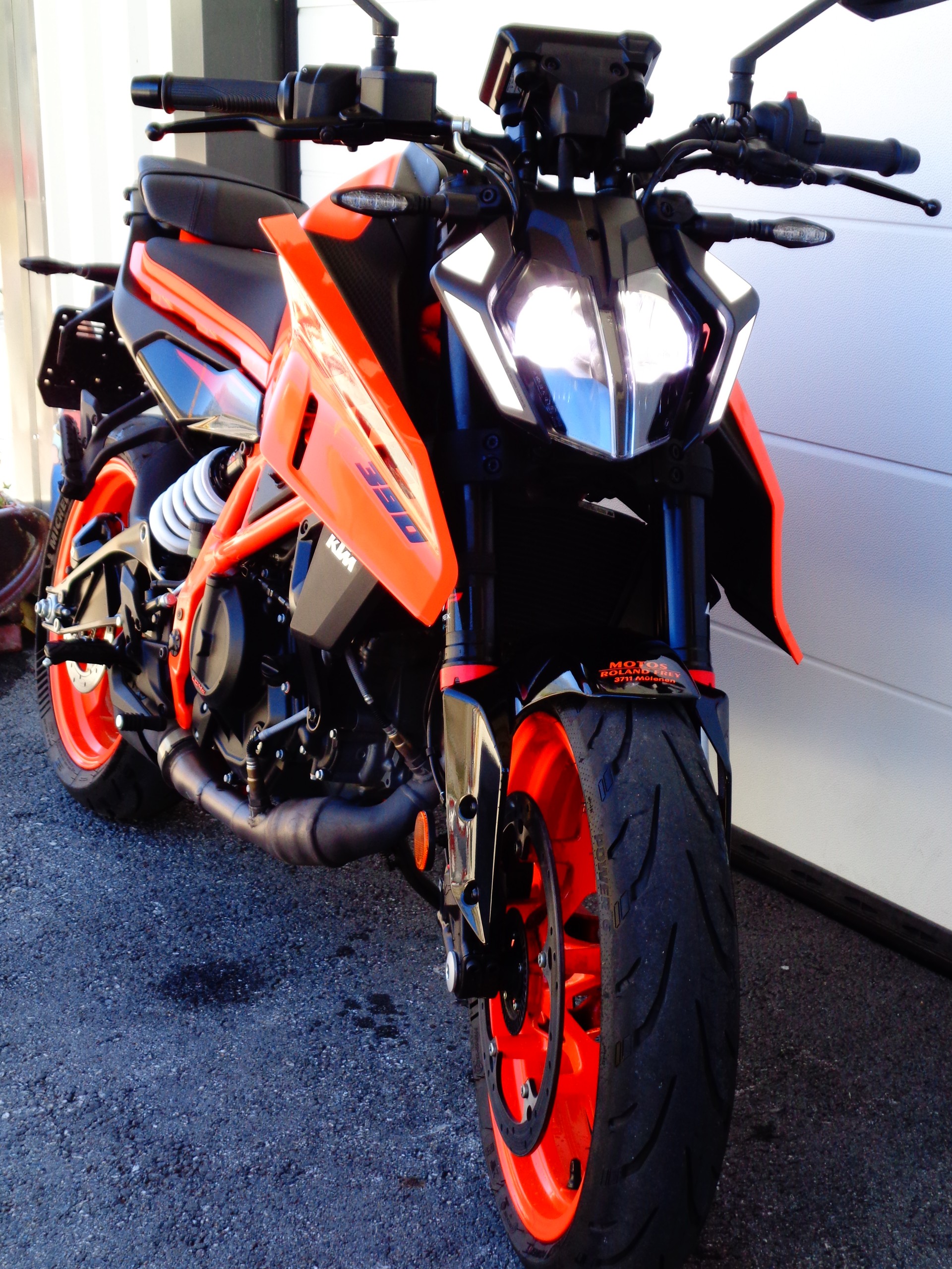 KTM 390 Duke-image-2