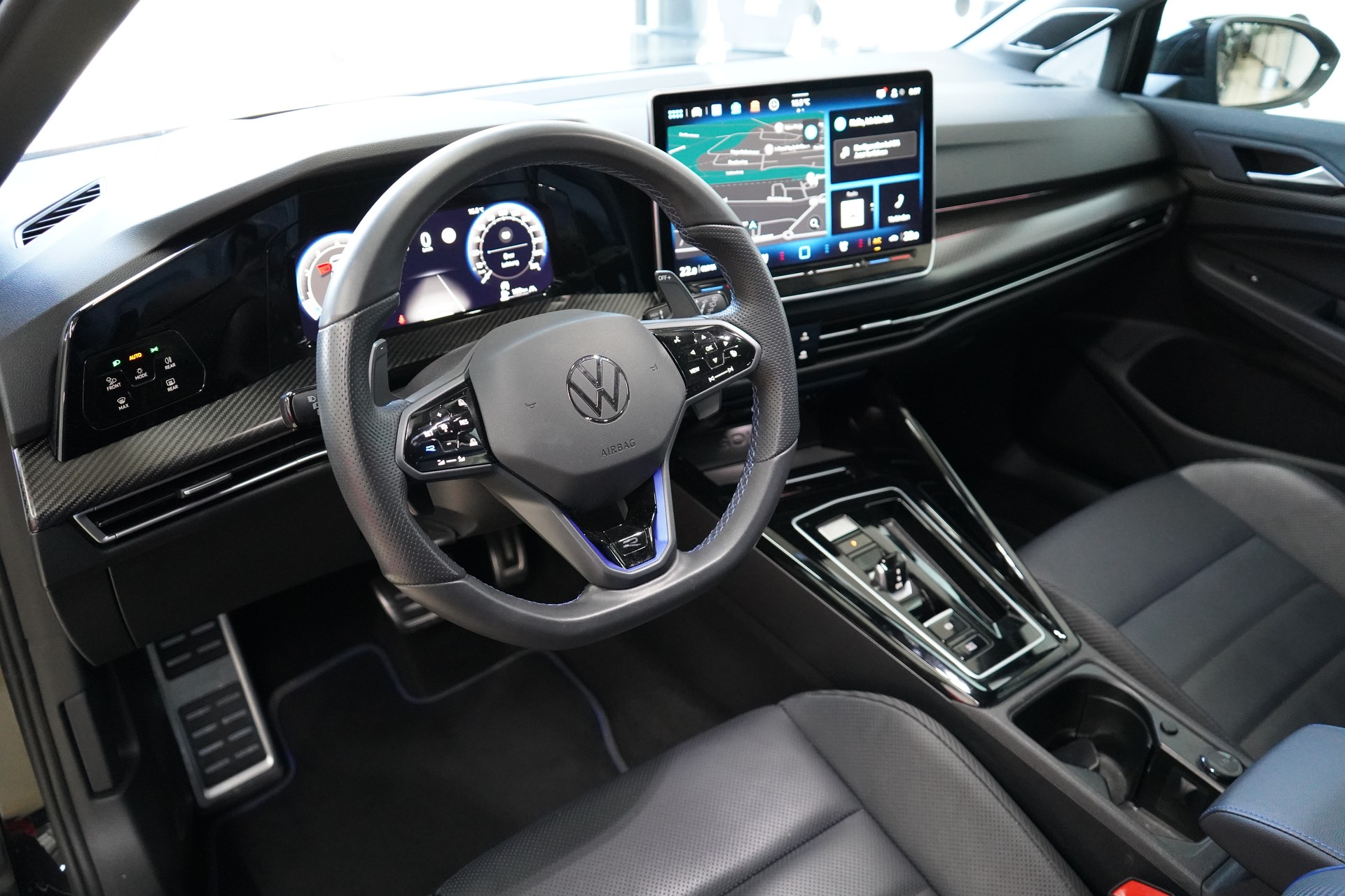 VW Golf 2.0 TSI R Black Edition DSG 4 Motion / Akrapovic * APR **-image-14