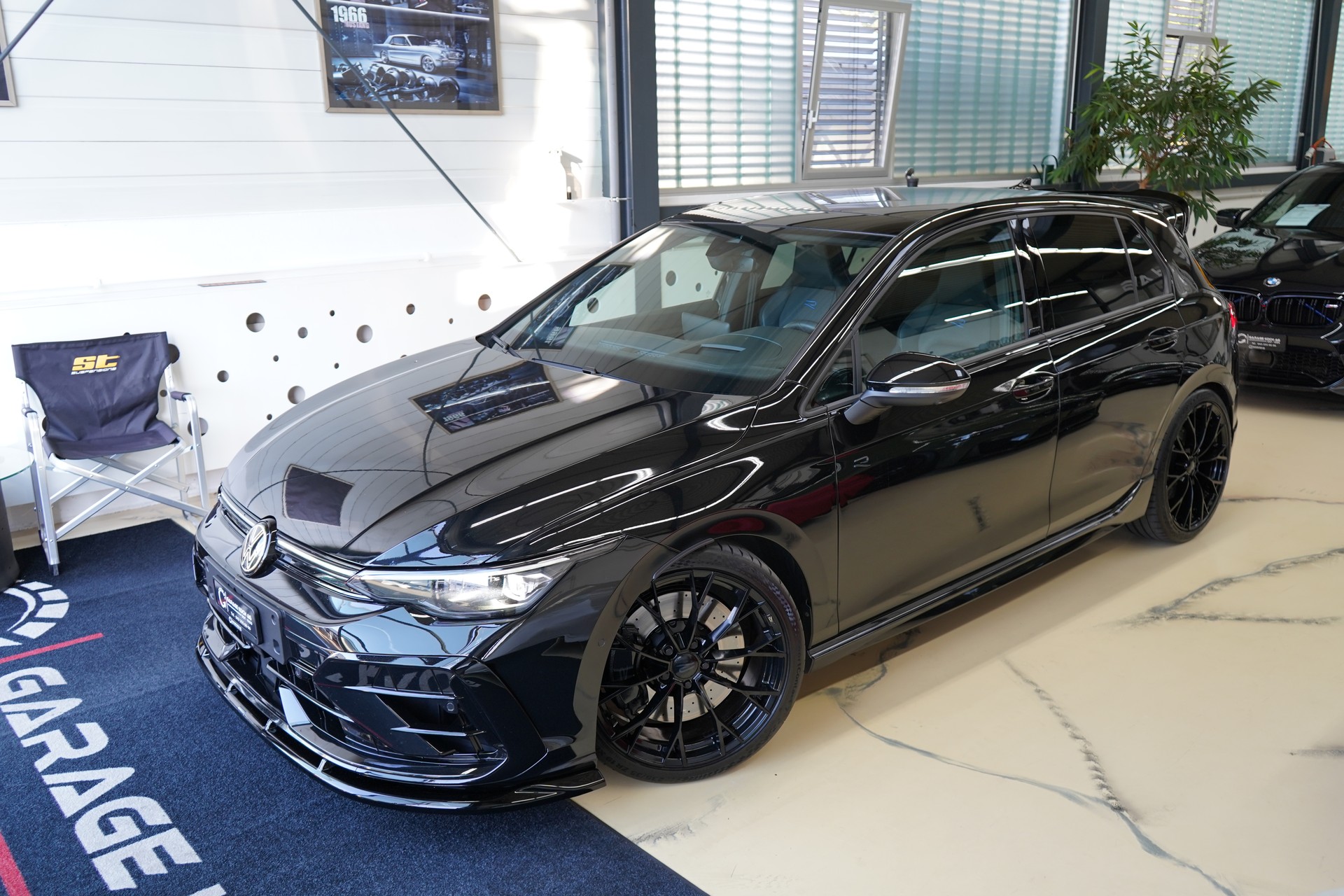 VW Golf 2.0 TSI R Black Edition DSG 4 Motion / Akrapovic * APR **-showroom-element-2