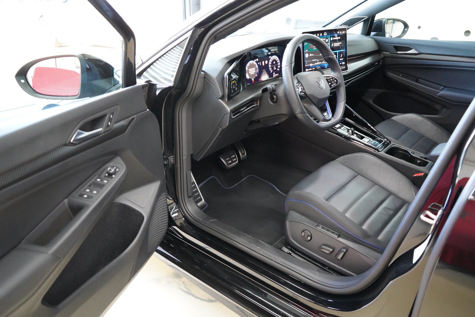 VW Golf 2.0 TSI R Black Edition DSG 4 Motion / Akrapovic * APR **-image-13