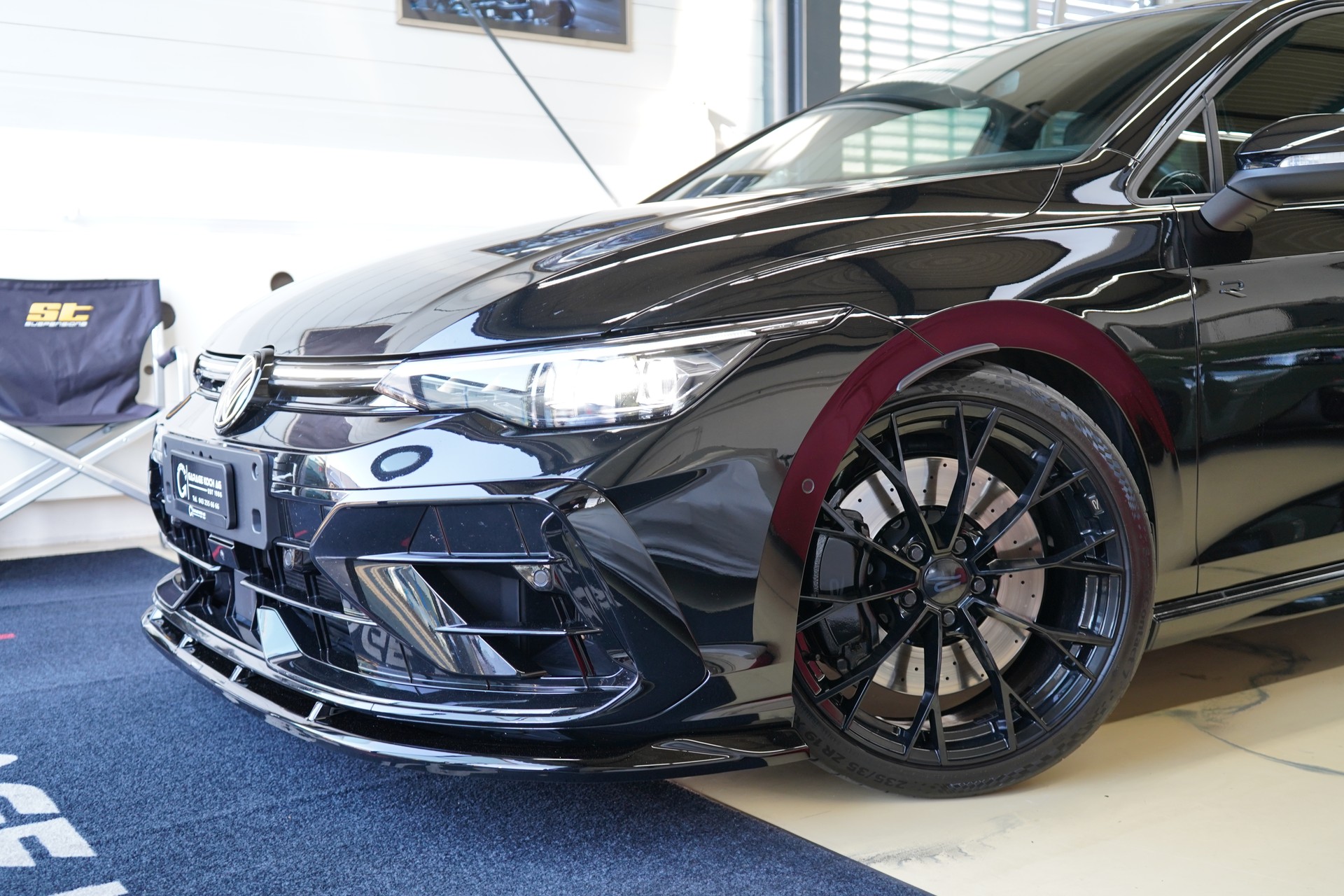 VW Golf 2.0 TSI R Black Edition DSG 4 Motion / Akrapovic * APR **-showroom-element-3