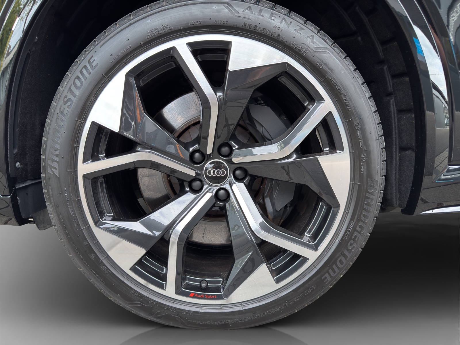 AUDI e-tron S quattro-image-13