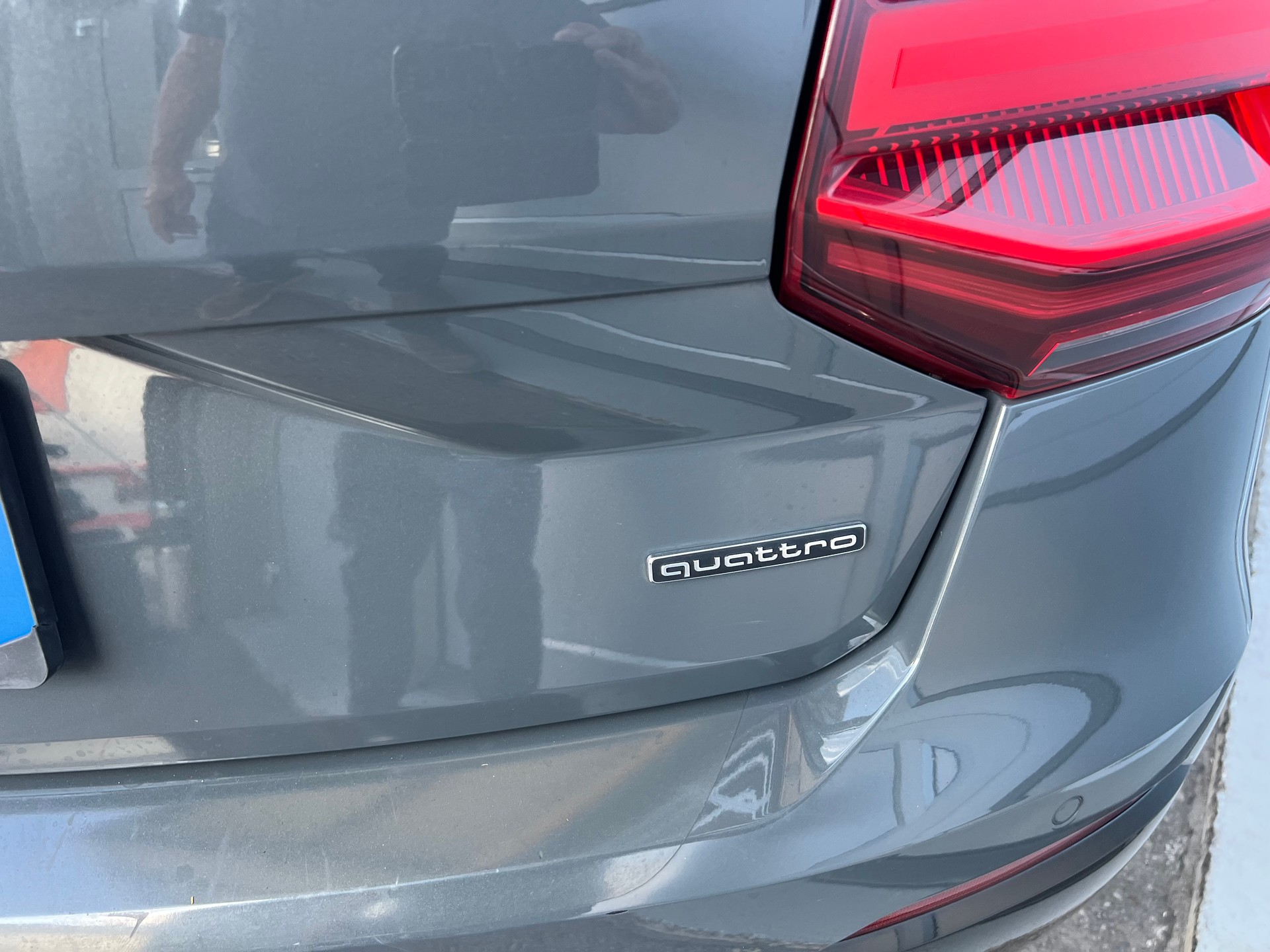 AUDI Q2 2.0 TDI sport quattro S-tronic ** Navi * AHK 1800kg. * 8 fach * frisch ab MFK **-image-7