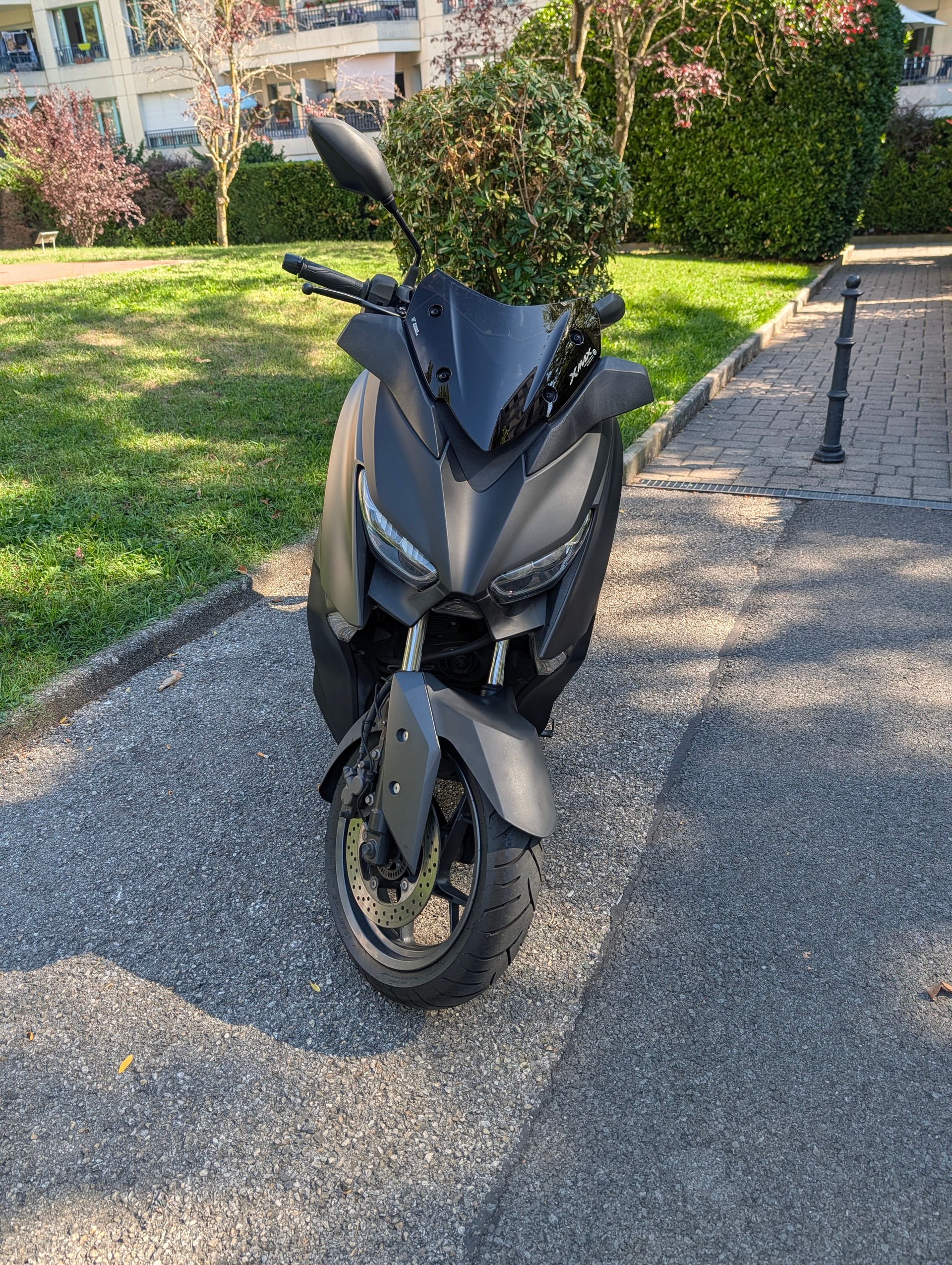 YAMAHA X-Max CZD 300 ABS-image-1