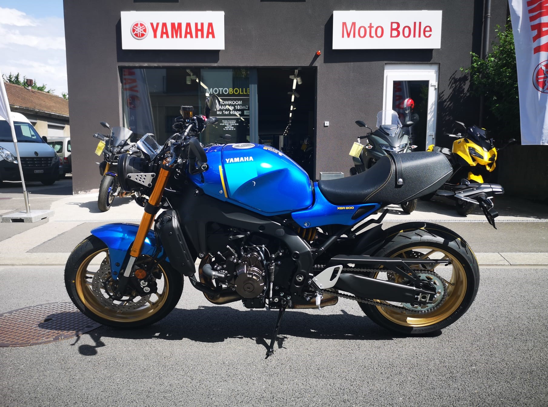 YAMAHA XSR 900-showroom-element-3