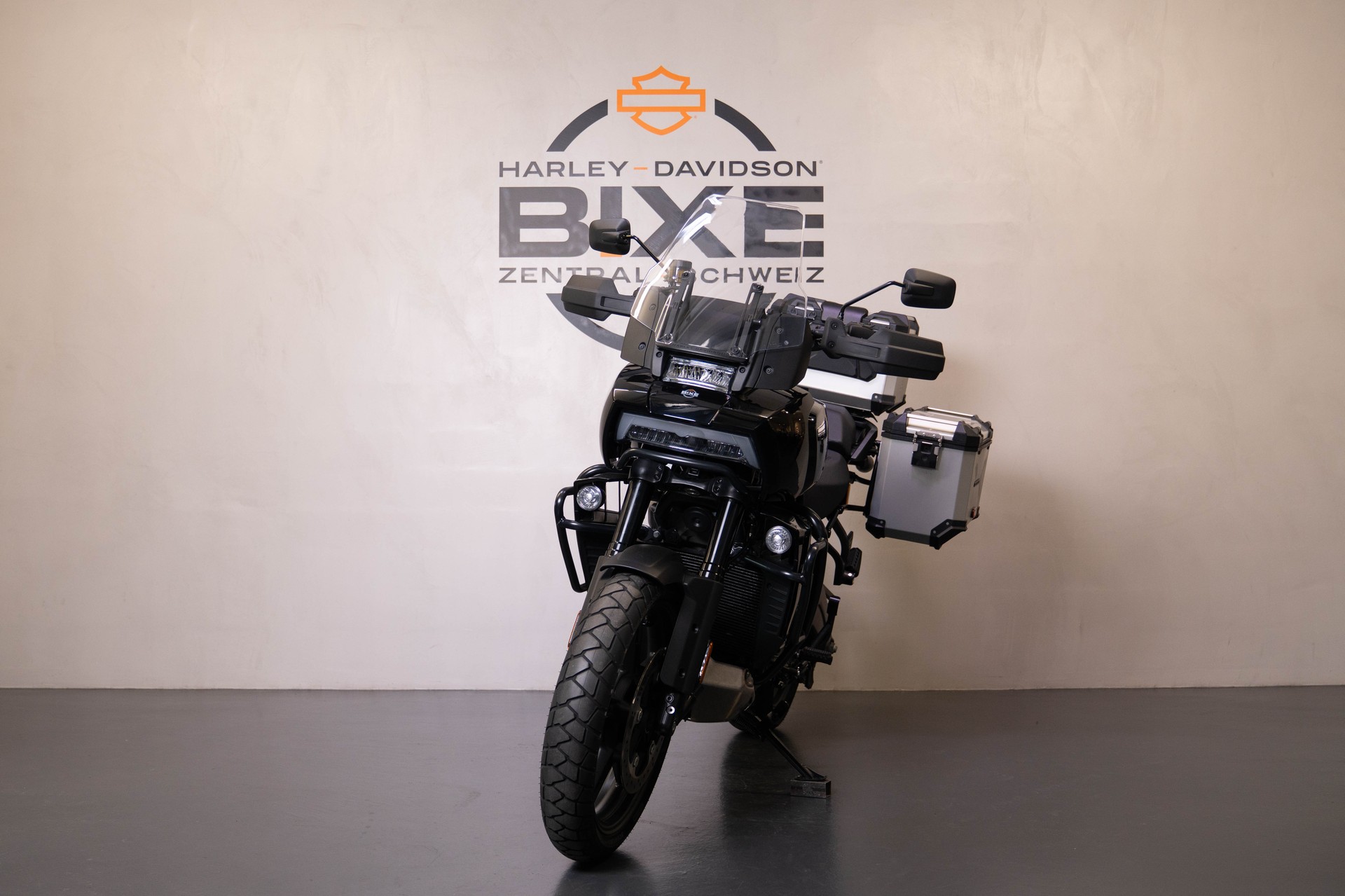 HARLEY-DAVIDSON RA Pan America 1250 Special-showroom-element-2