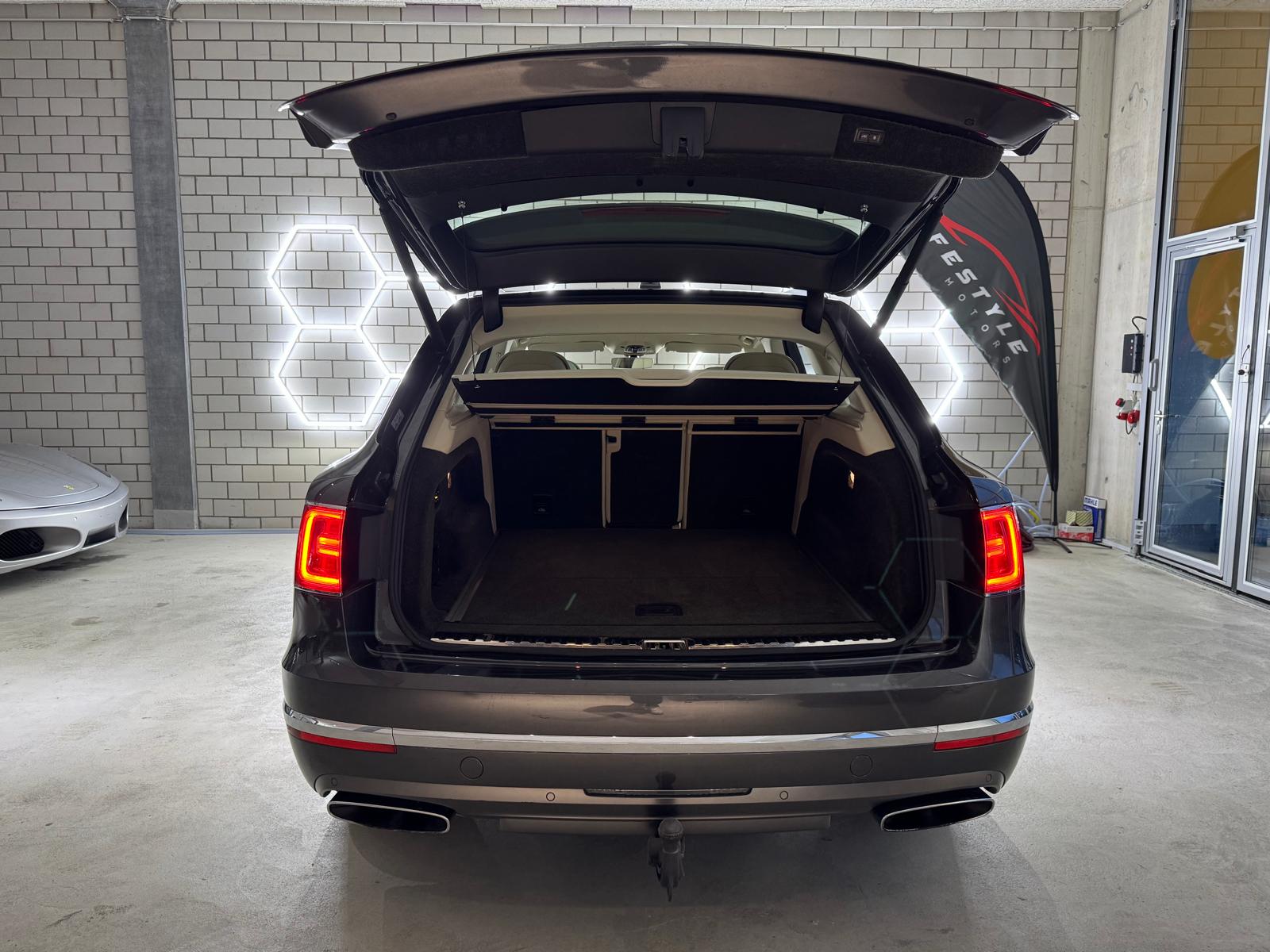 BENTLEY Bentayga W12-image-10