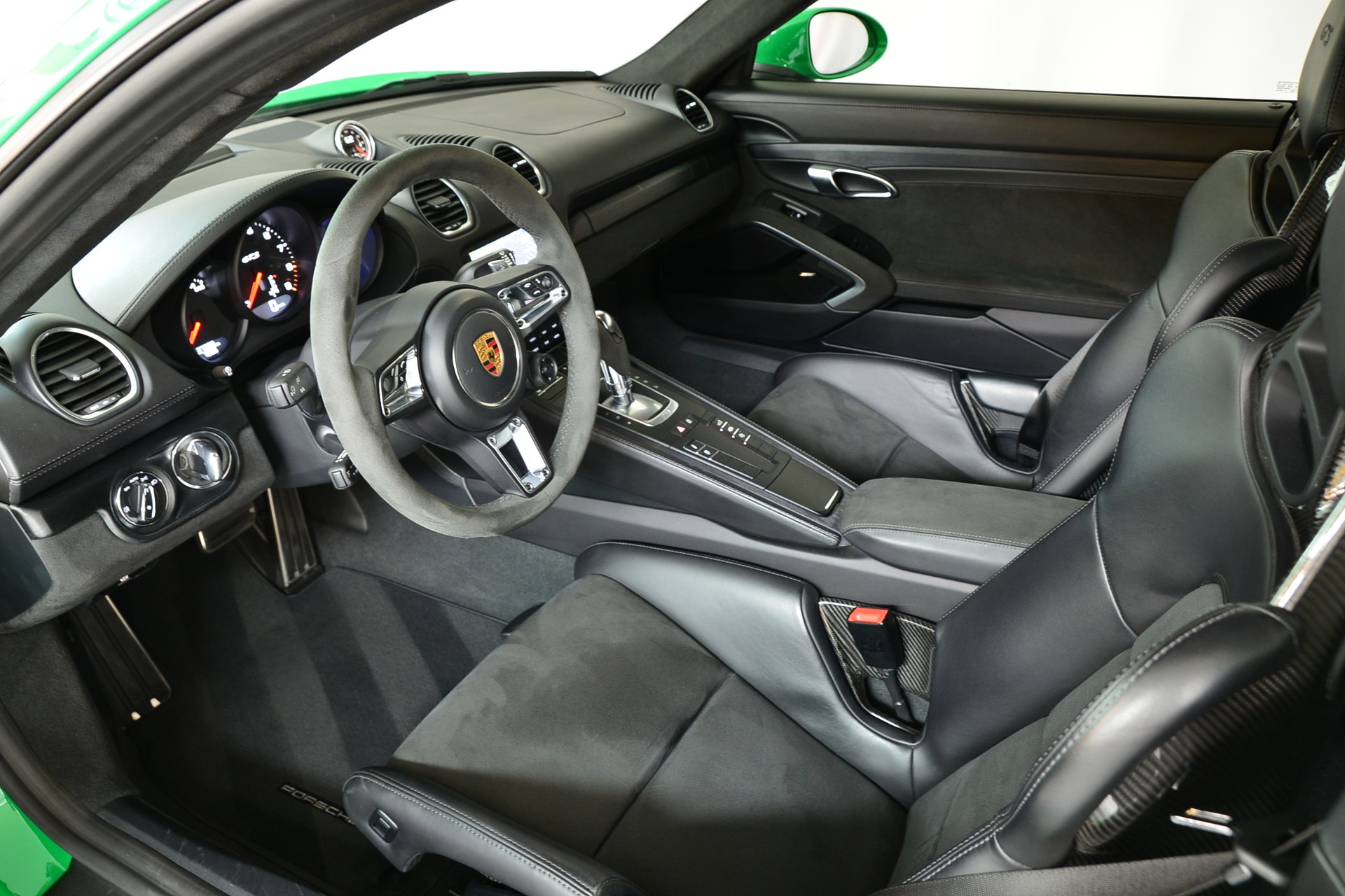PORSCHE 718 Cayman GTS 4.0 PDK-image-9