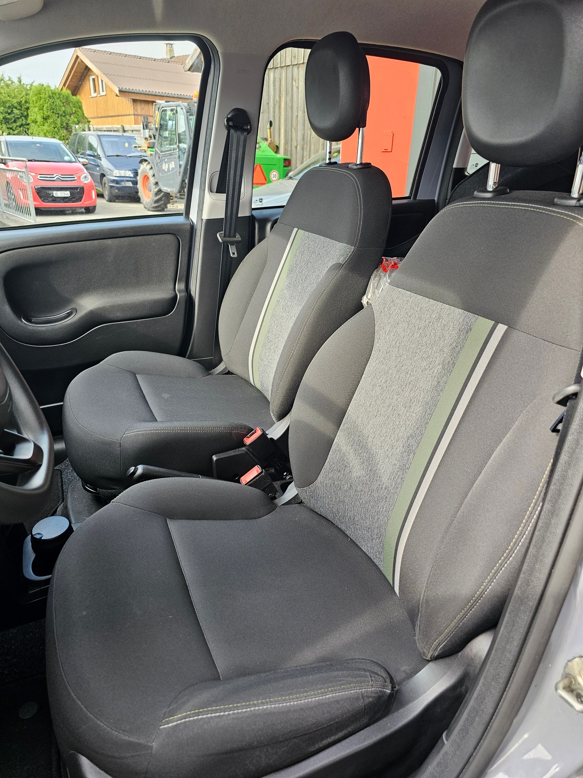 FIAT Panda 1.0 MHEV City Cross-image-9