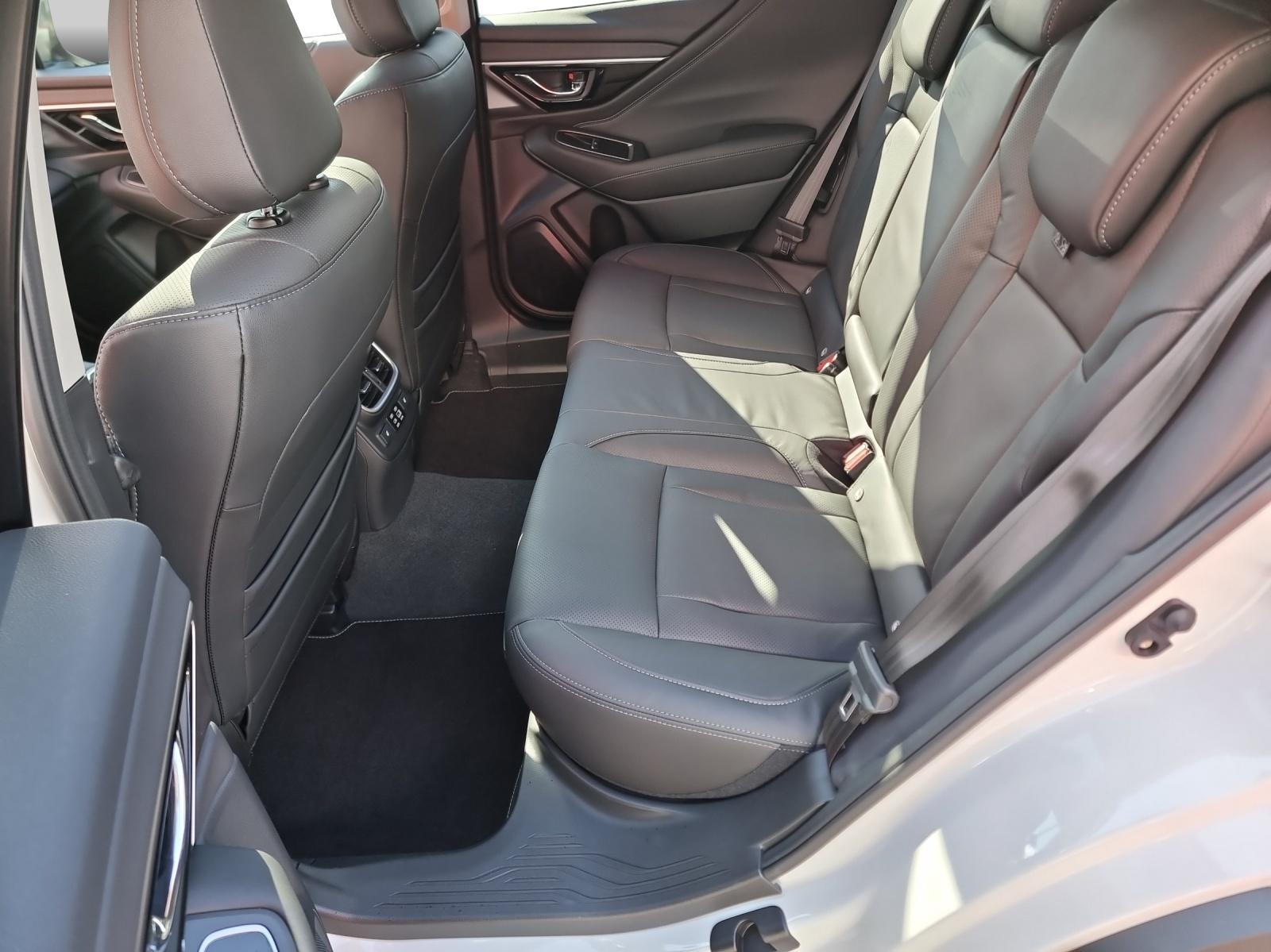 SUBARU Outback 2.5i 30th Anniversary Edition-image-9