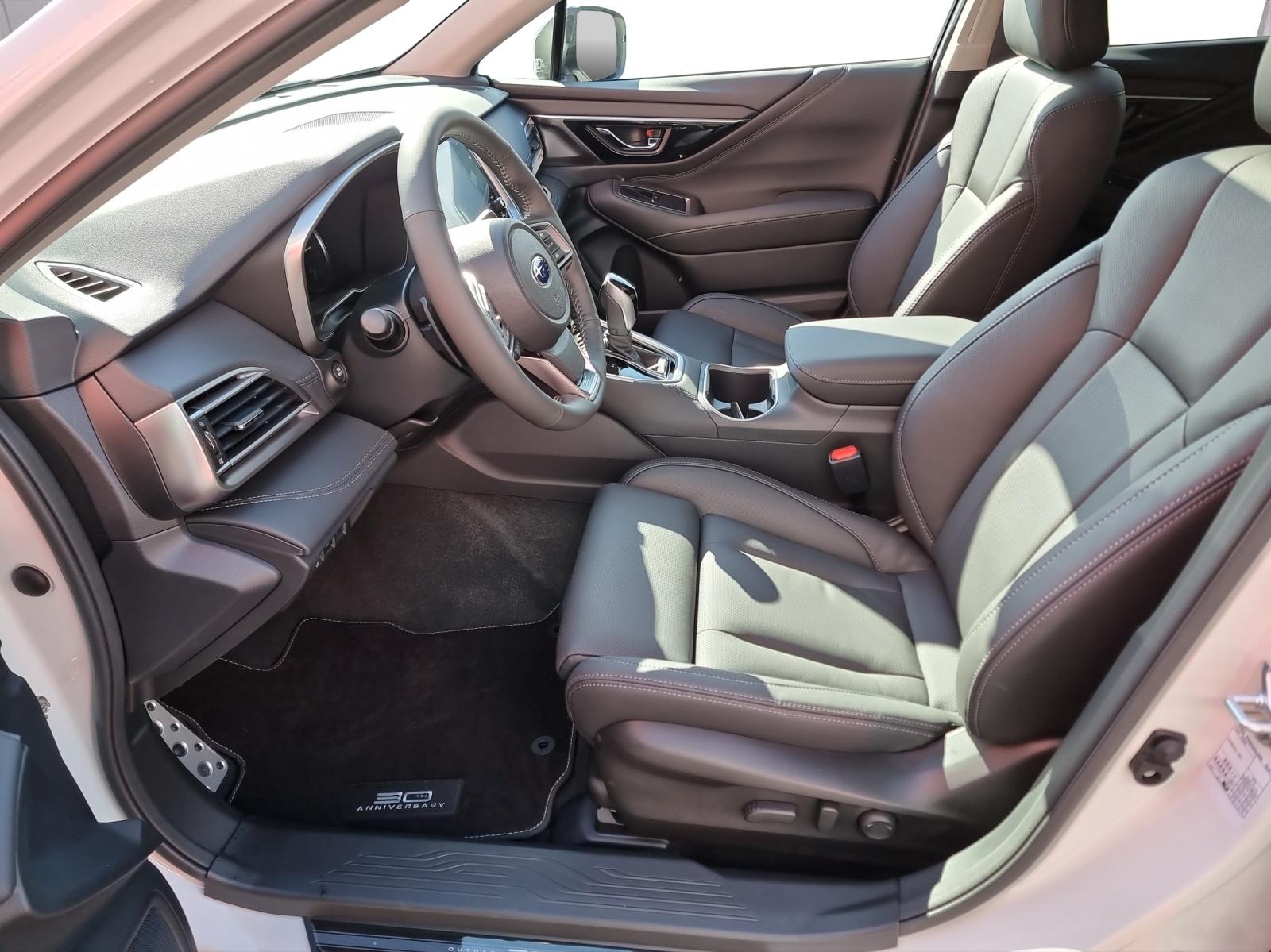 SUBARU Outback 2.5i 30th Anniversary Edition-image-7