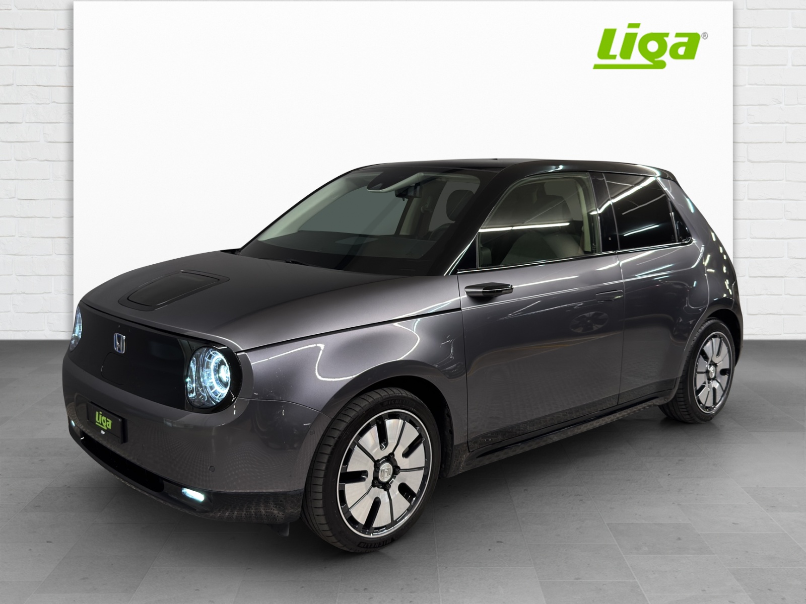 HONDA e electric Advance-showroom-element-1
