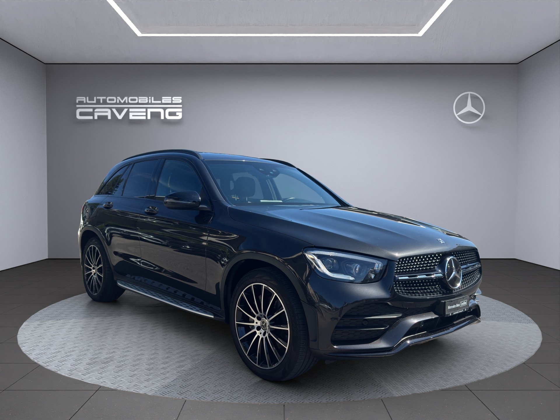 MERCEDES-BENZ GLC 200 AMG Line 4Matic 9G-Tronic-image-6