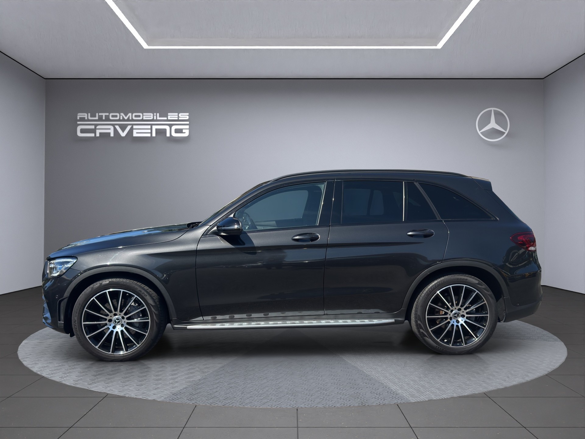 MERCEDES-BENZ GLC 200 AMG Line 4Matic 9G-Tronic-showroom-element-1