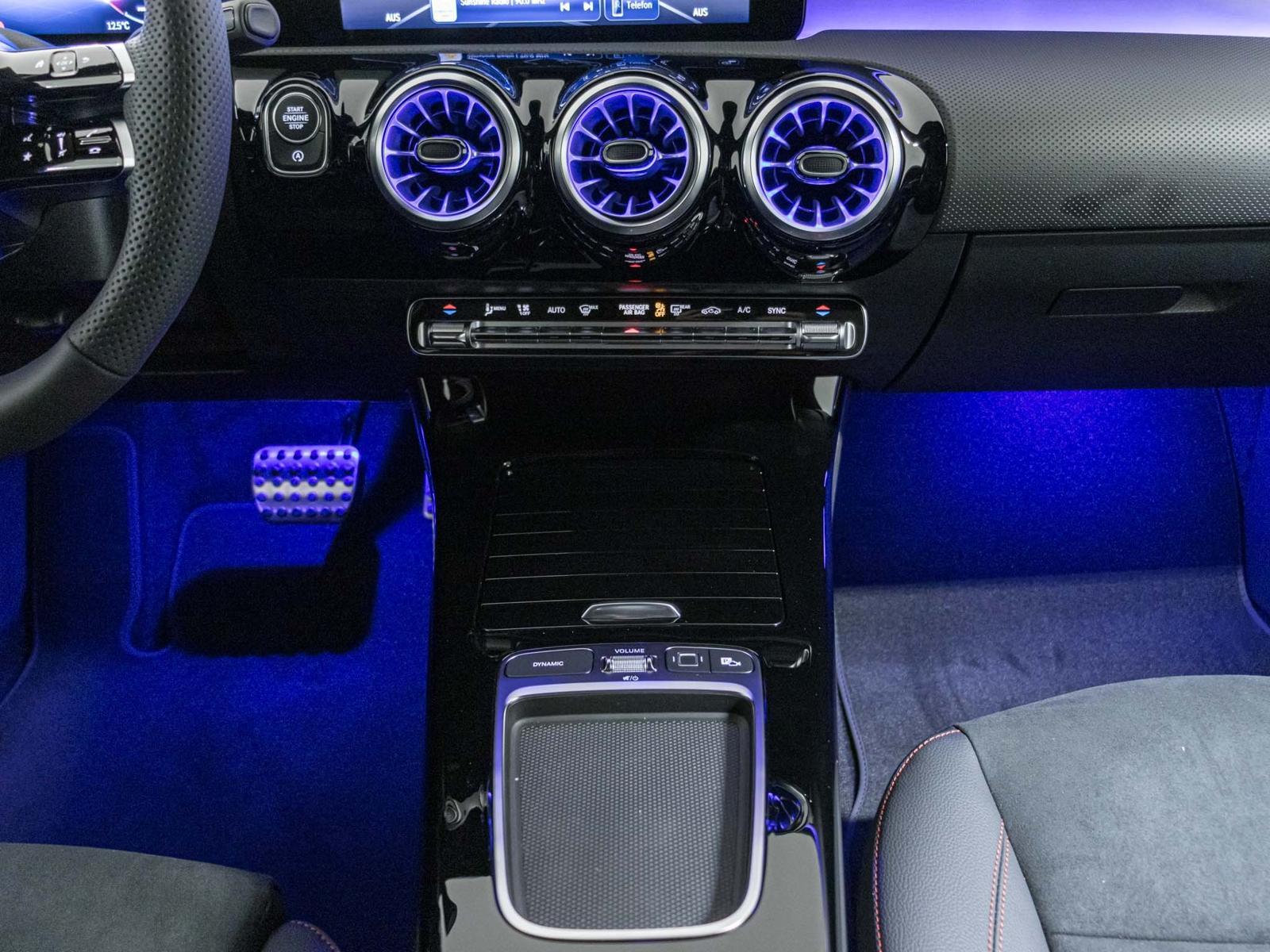 MERCEDES-BENZ CLA 200 Coupé-image-12