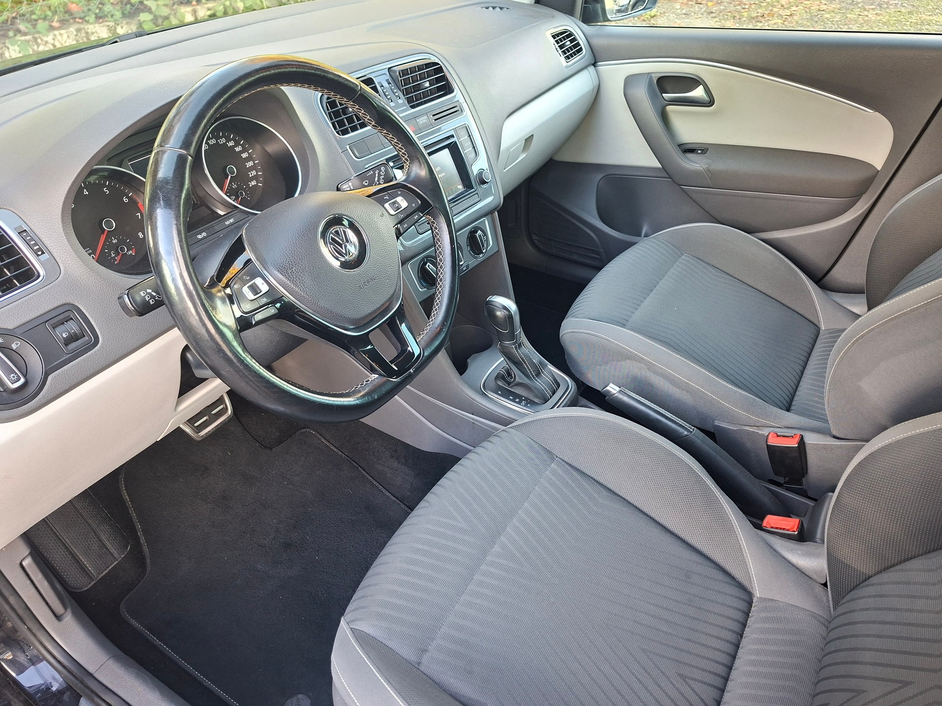 VW Polo 1.2 TSI BMT Comfortline DSG-image-5