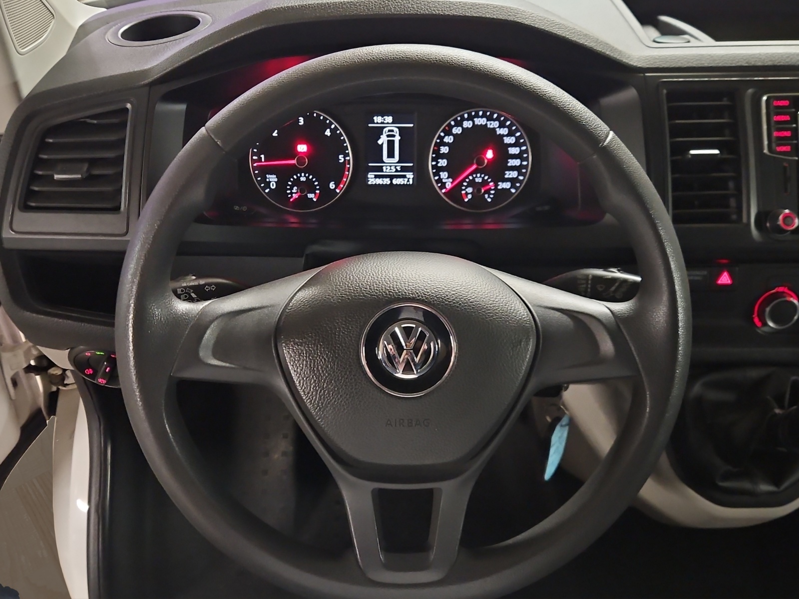 VW T6 2.0 TDI 4Motion-image-8
